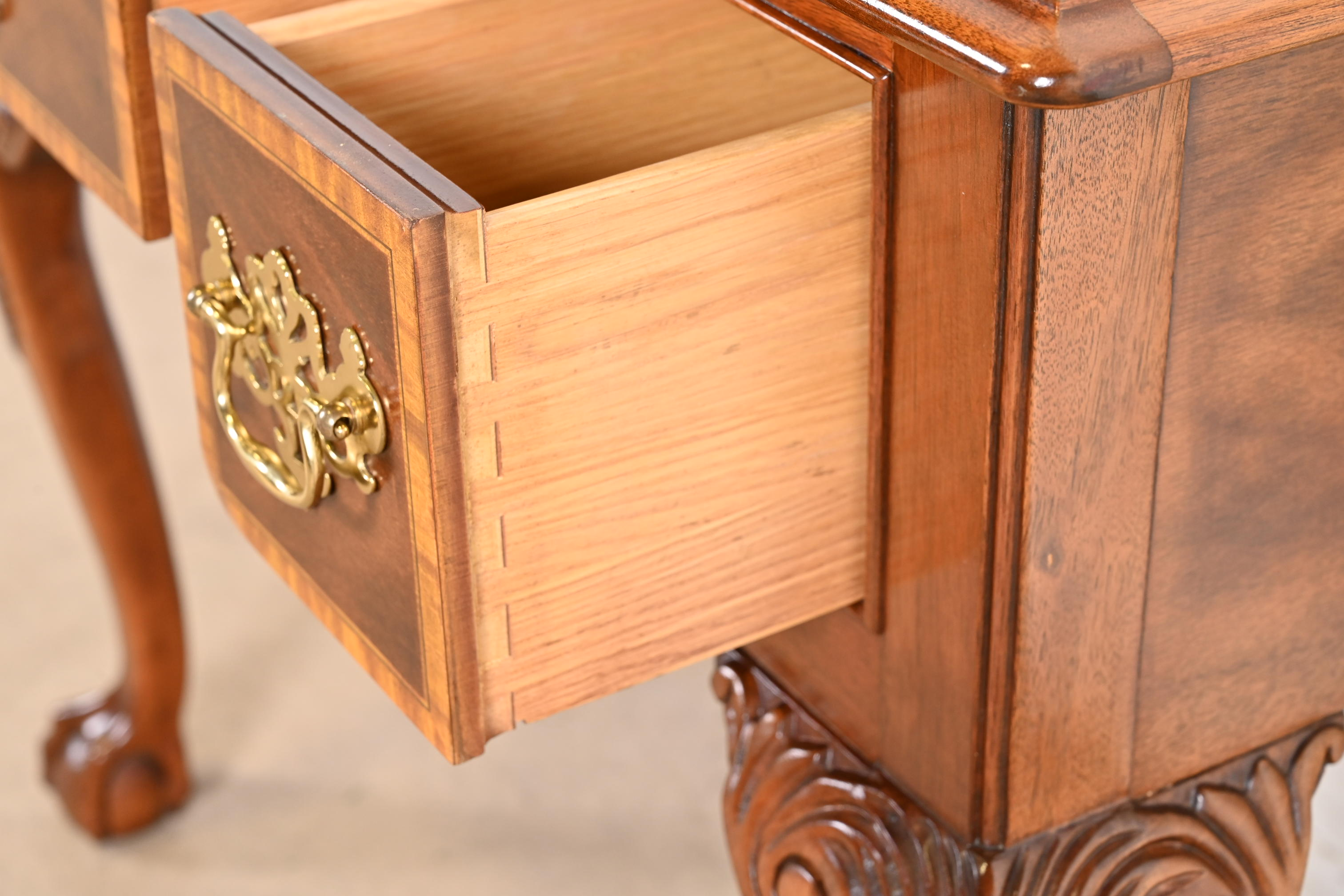 Councill Furniture Chippendale Banded Mahogany Lowboy Dressing Table or Entry Table - Image 7