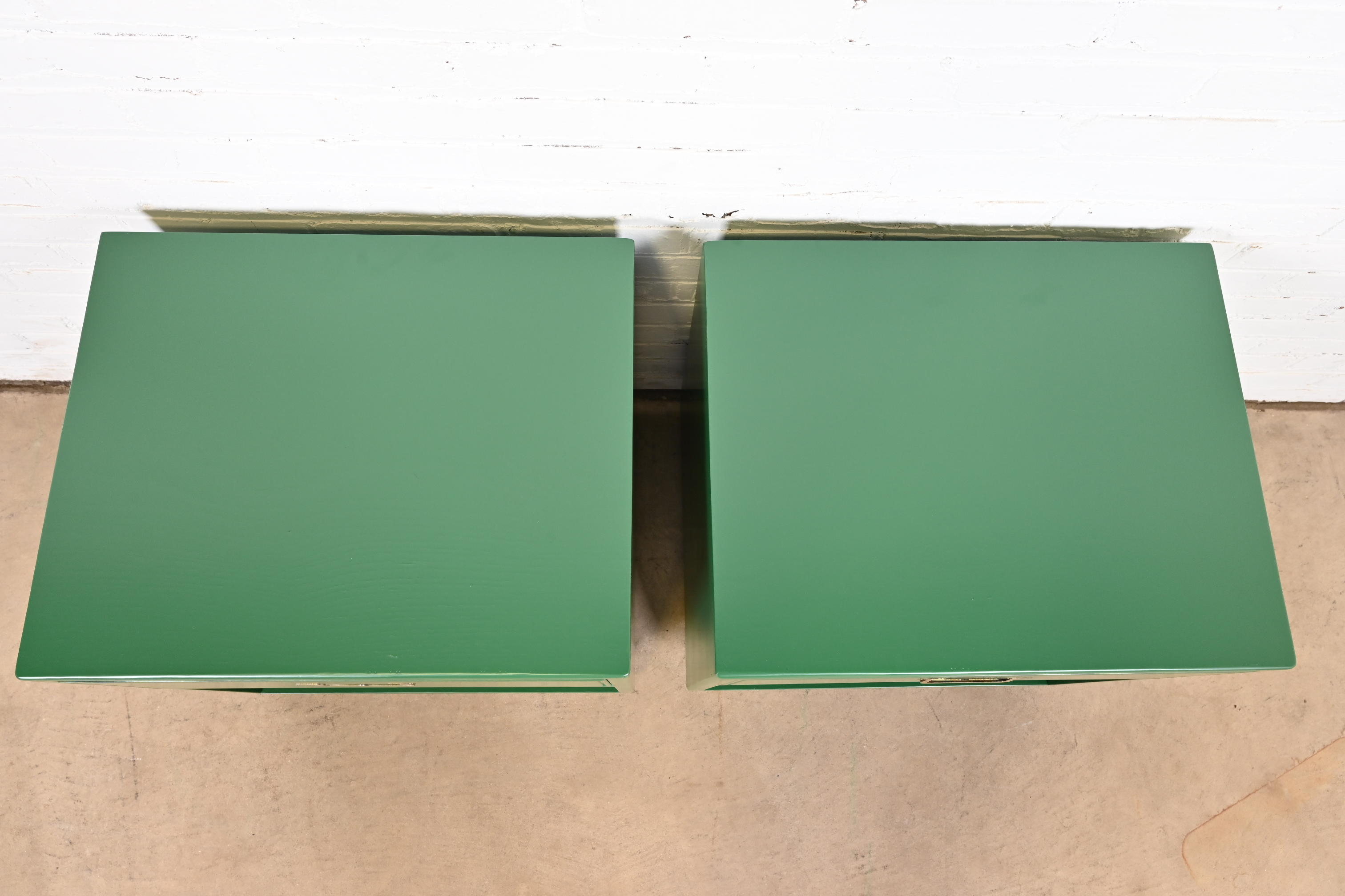 Henredon Mid-Century Hollywood Regency Campaign Green Lacquered Nightstands, Newly Refinished - Image 8