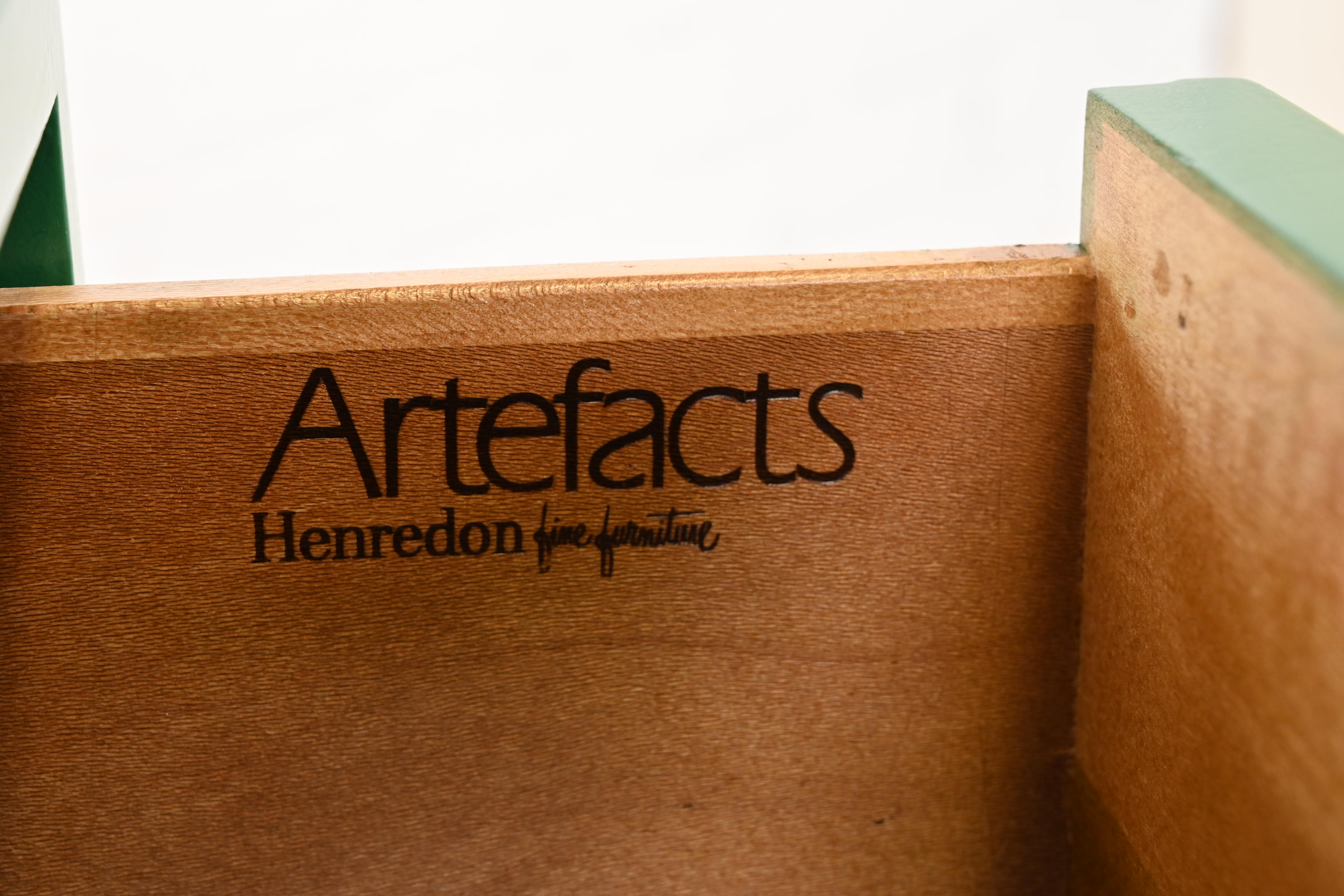 Henredon Mid-Century Hollywood Regency Campaign Green Lacquered Nightstands, Newly Refinished - Image 7