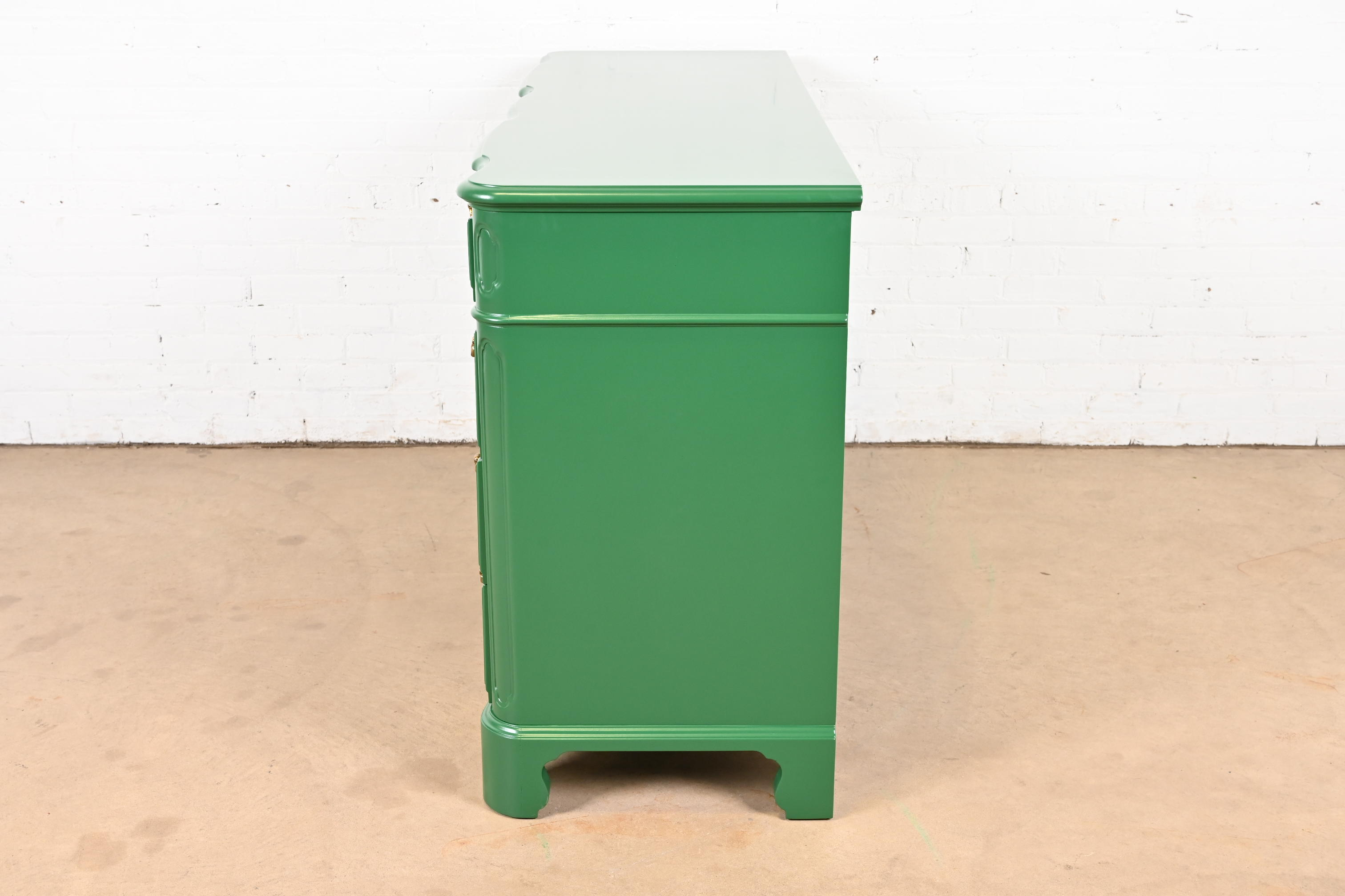 John Widdicomb Georgian Green Lacquered Eight-Drawer Double Dresser, Newly Refinished - Image 10