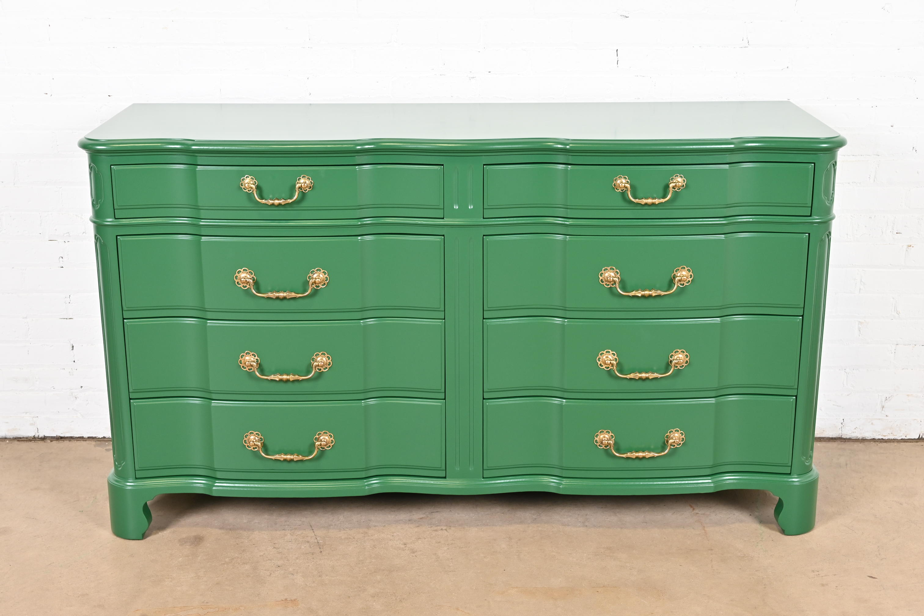John Widdicomb Georgian Green Lacquered Eight-Drawer Double Dresser, Newly Refinished - Image 2