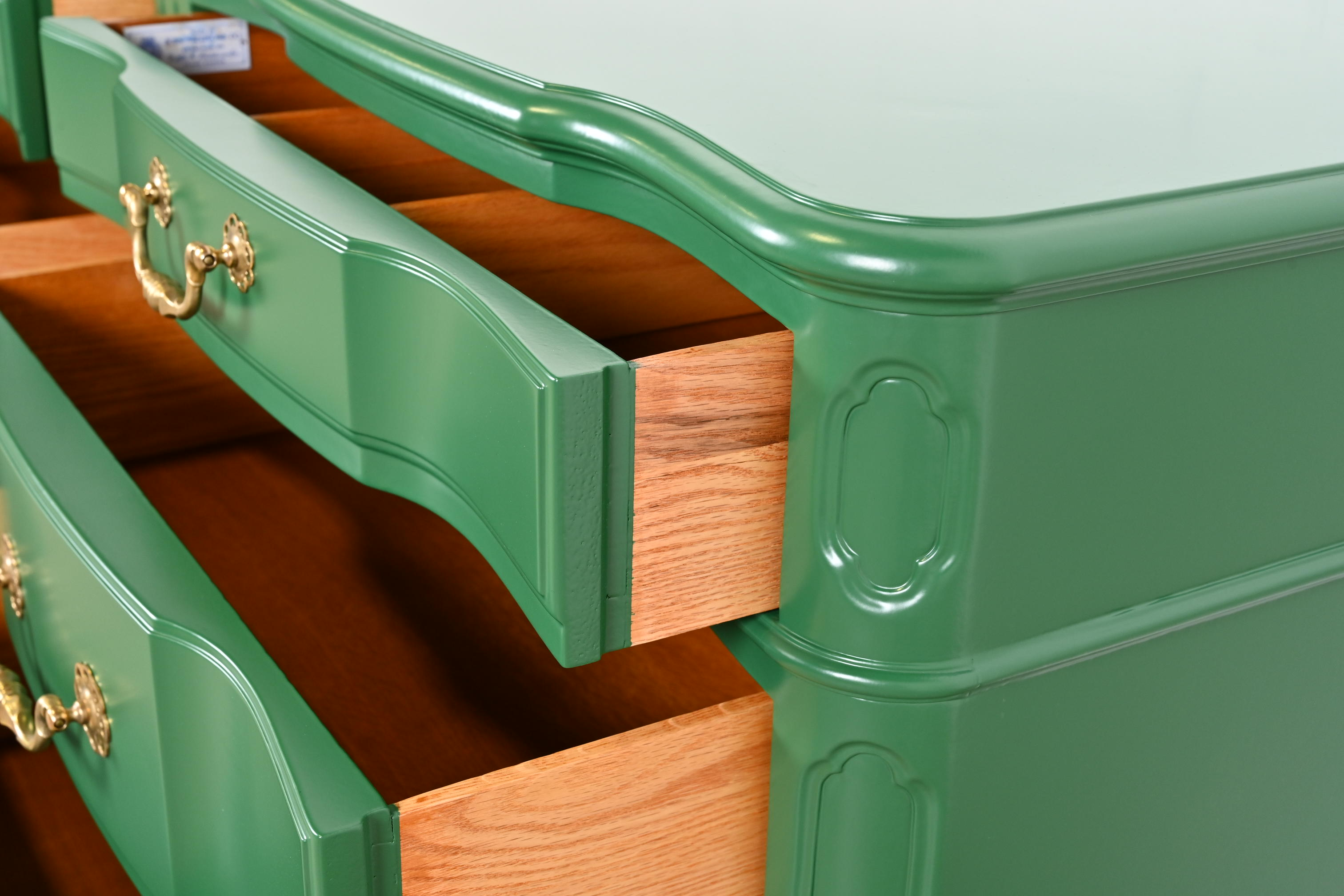 John Widdicomb Georgian Green Lacquered Eight-Drawer Double Dresser, Newly Refinished - Image 7