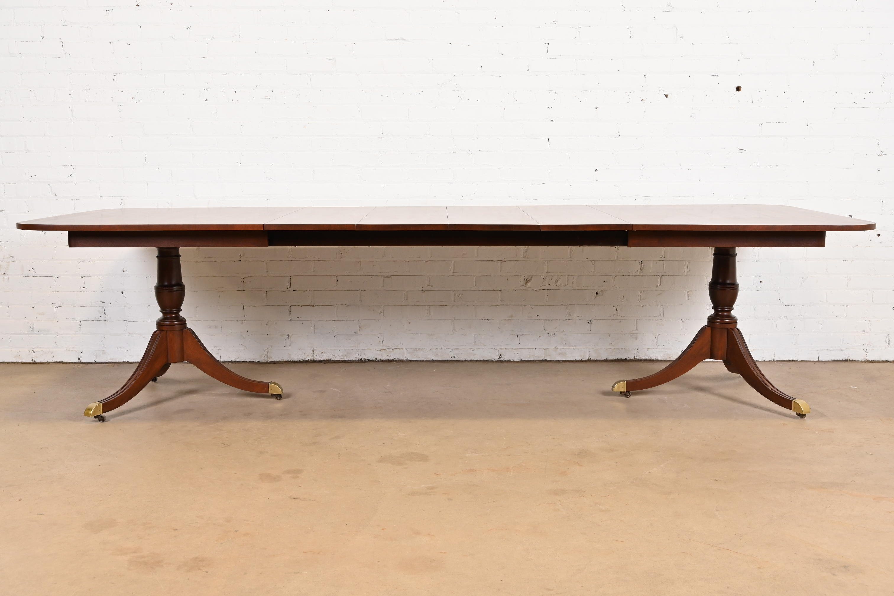 Kindel Furniture Georgian Banded Mahogany Double Pedestal Extension Dining Table, Newly Refinished - Image 2
