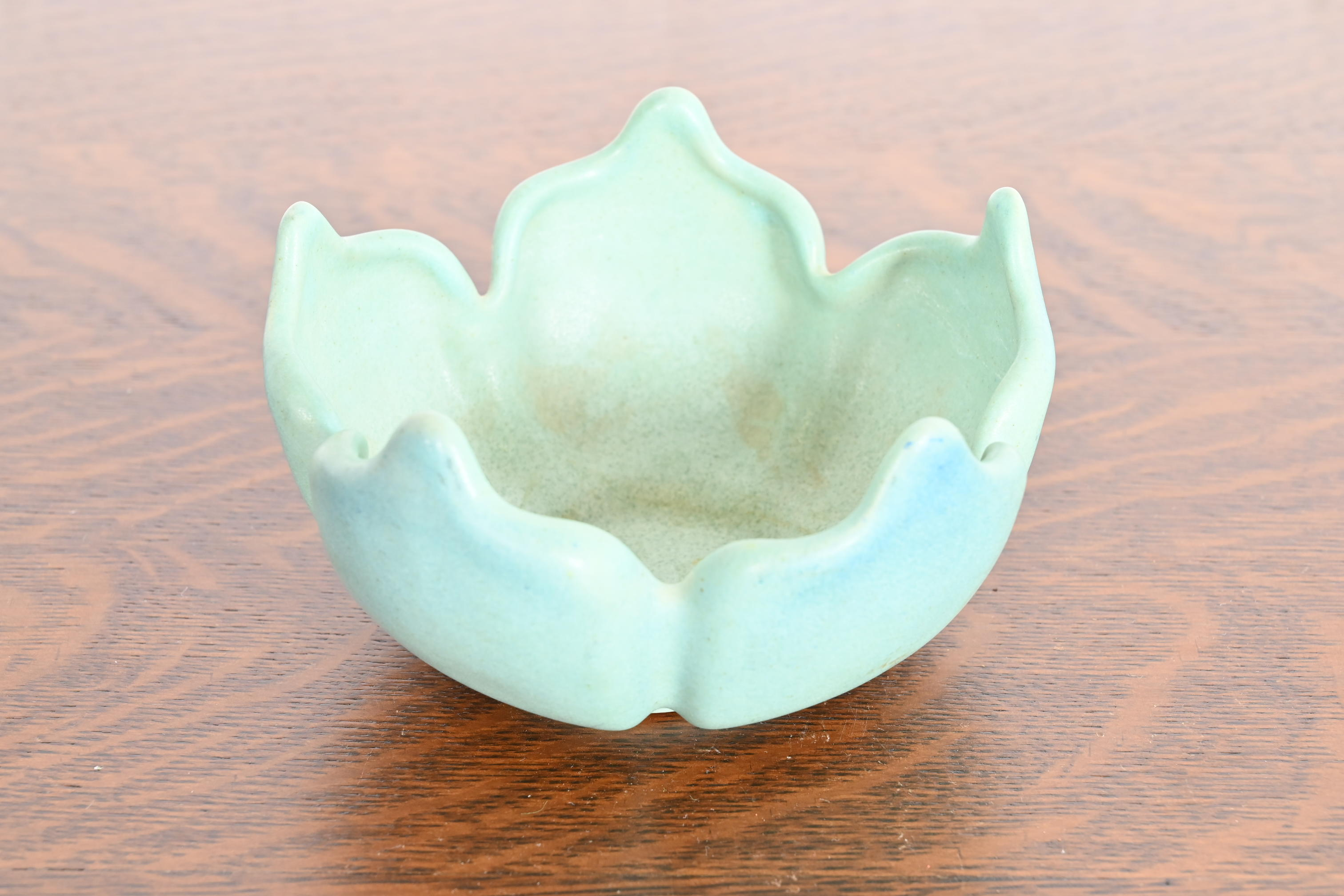 Van Briggle Arts & Crafts Lotus Form Turquoise Glazed Ceramic Bowl - Image 4