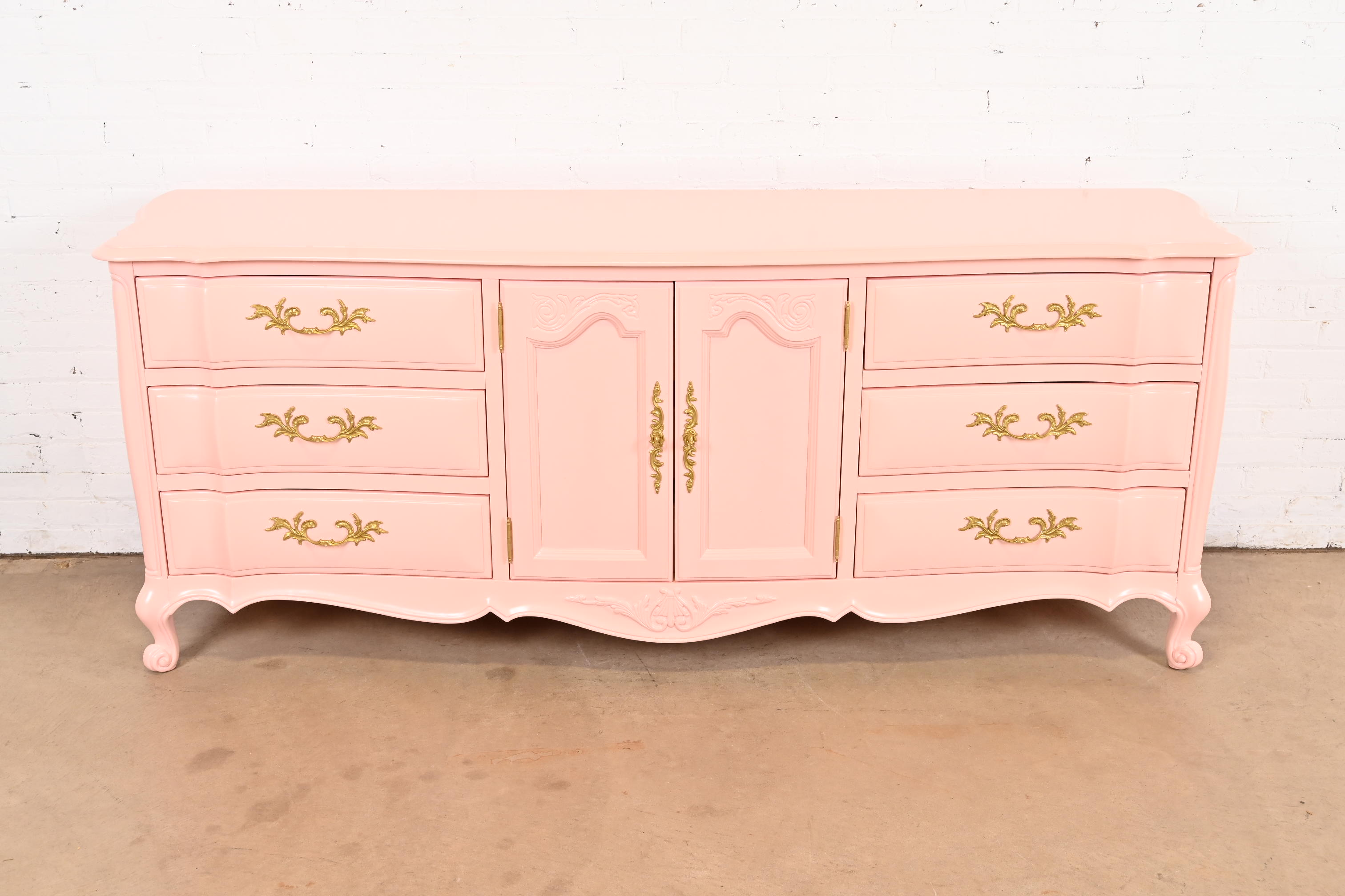 White Furniture French Provincial Louis XV Pink Lacquered Triple Dresser, Newly Refinished - Image 2