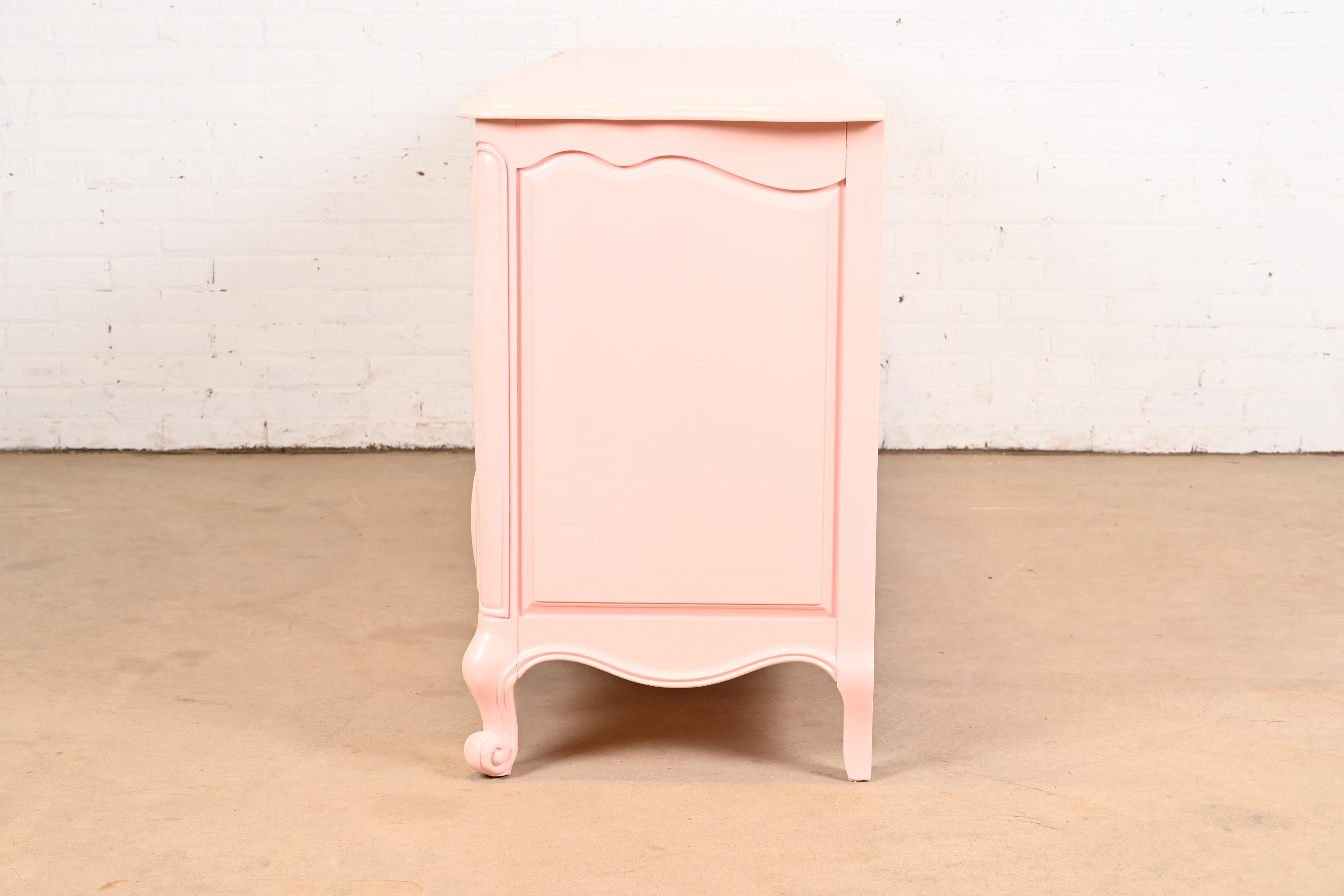 White Furniture French Provincial Louis XV Pink Lacquered Triple Dresser, Newly Refinished - Image 10