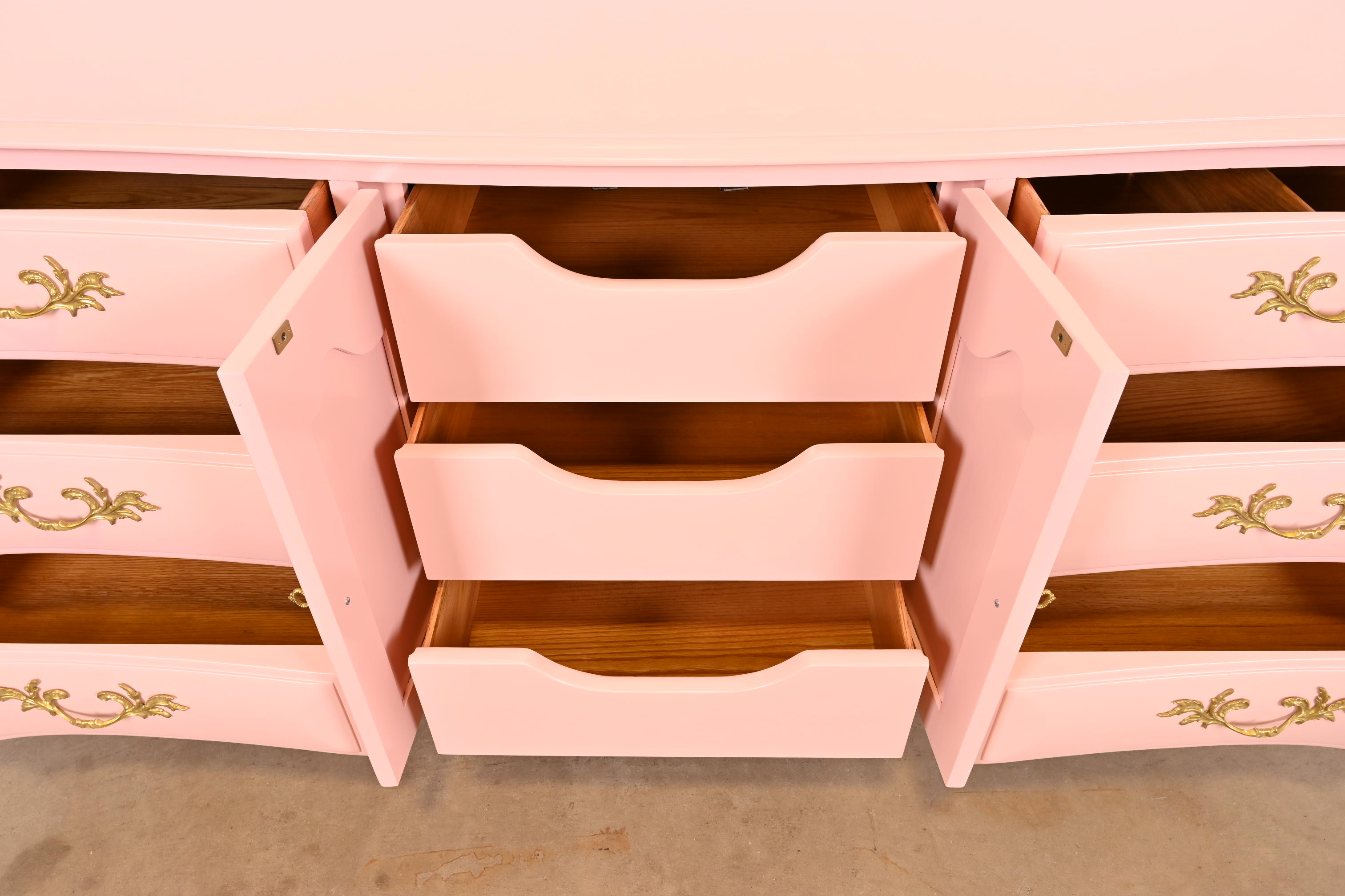 White Furniture French Provincial Louis XV Pink Lacquered Triple Dresser, Newly Refinished - Image 7