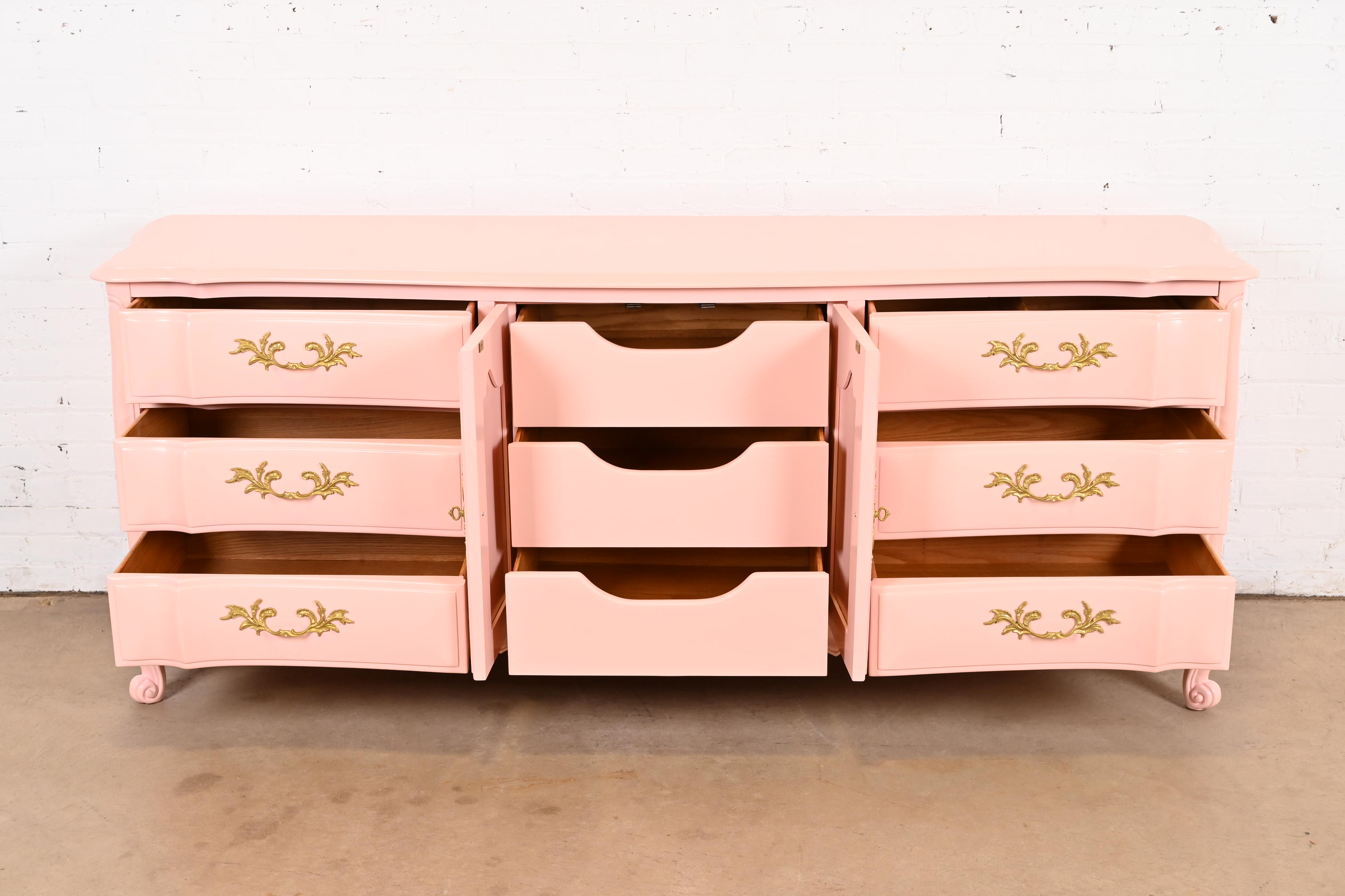 White Furniture French Provincial Louis XV Pink Lacquered Triple Dresser, Newly Refinished - Image 5