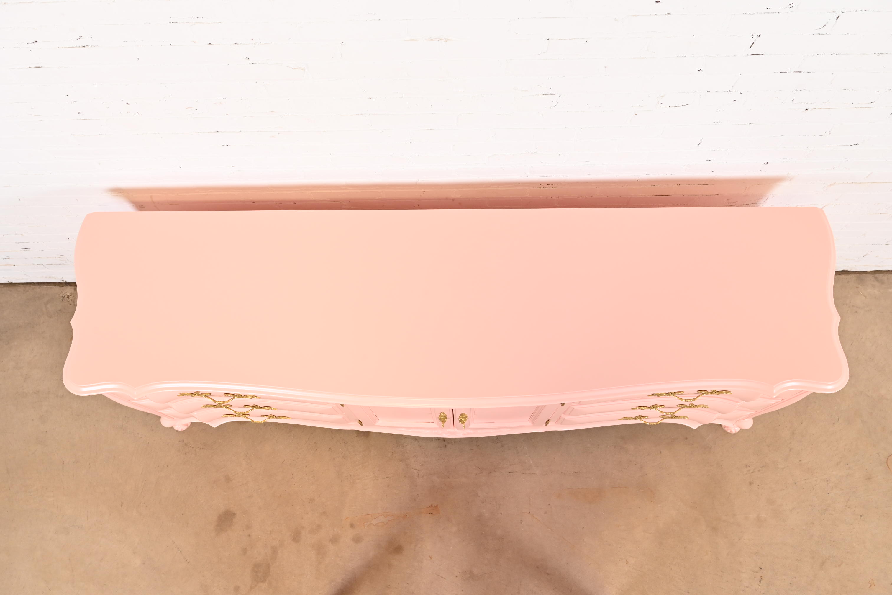 White Furniture French Provincial Louis XV Pink Lacquered Triple Dresser, Newly Refinished - Image 9