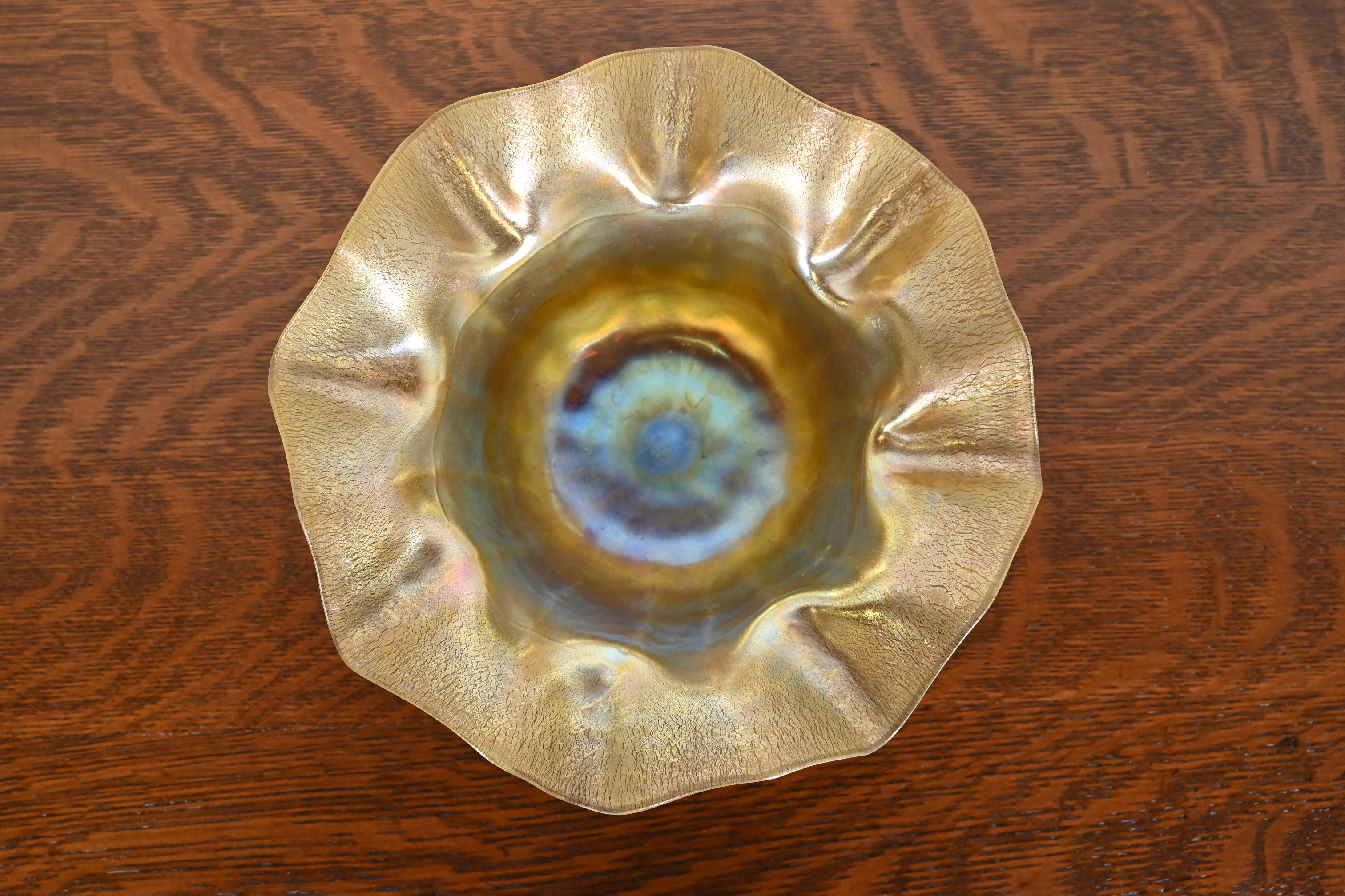 Louis Comfort Tiffany Favrile Iridescent Art Glass Floriform Bowl With Flared and Ruffled Edge - Image 4