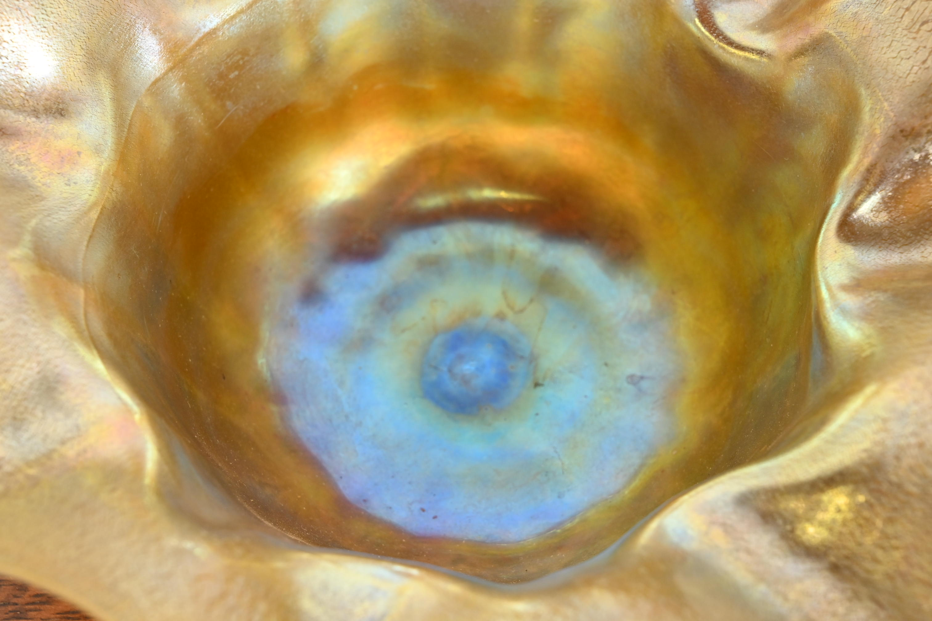 Louis Comfort Tiffany Favrile Iridescent Art Glass Floriform Bowl With Flared and Ruffled Edge - Image 5