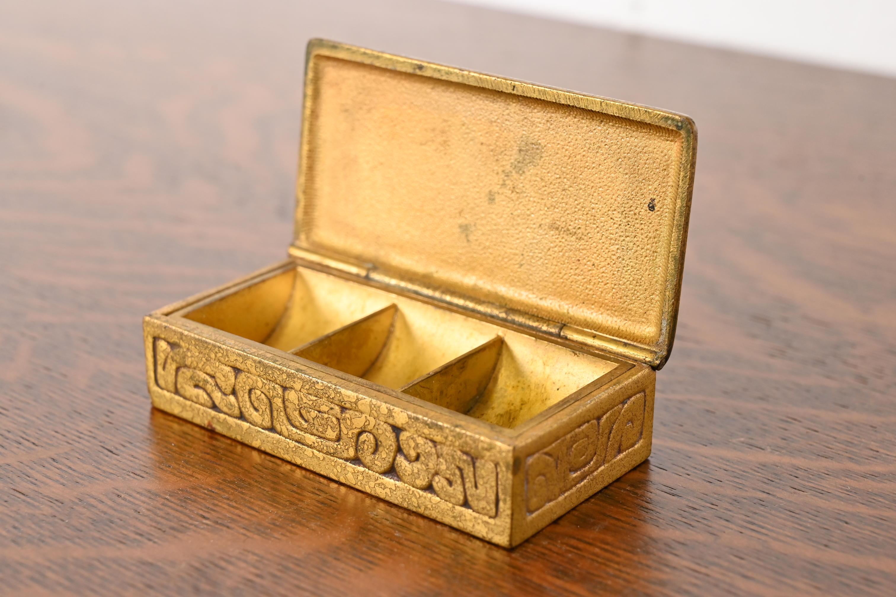 Tiffany Studios New York Zodiac Bronze Doré Stamp Box - Image 7