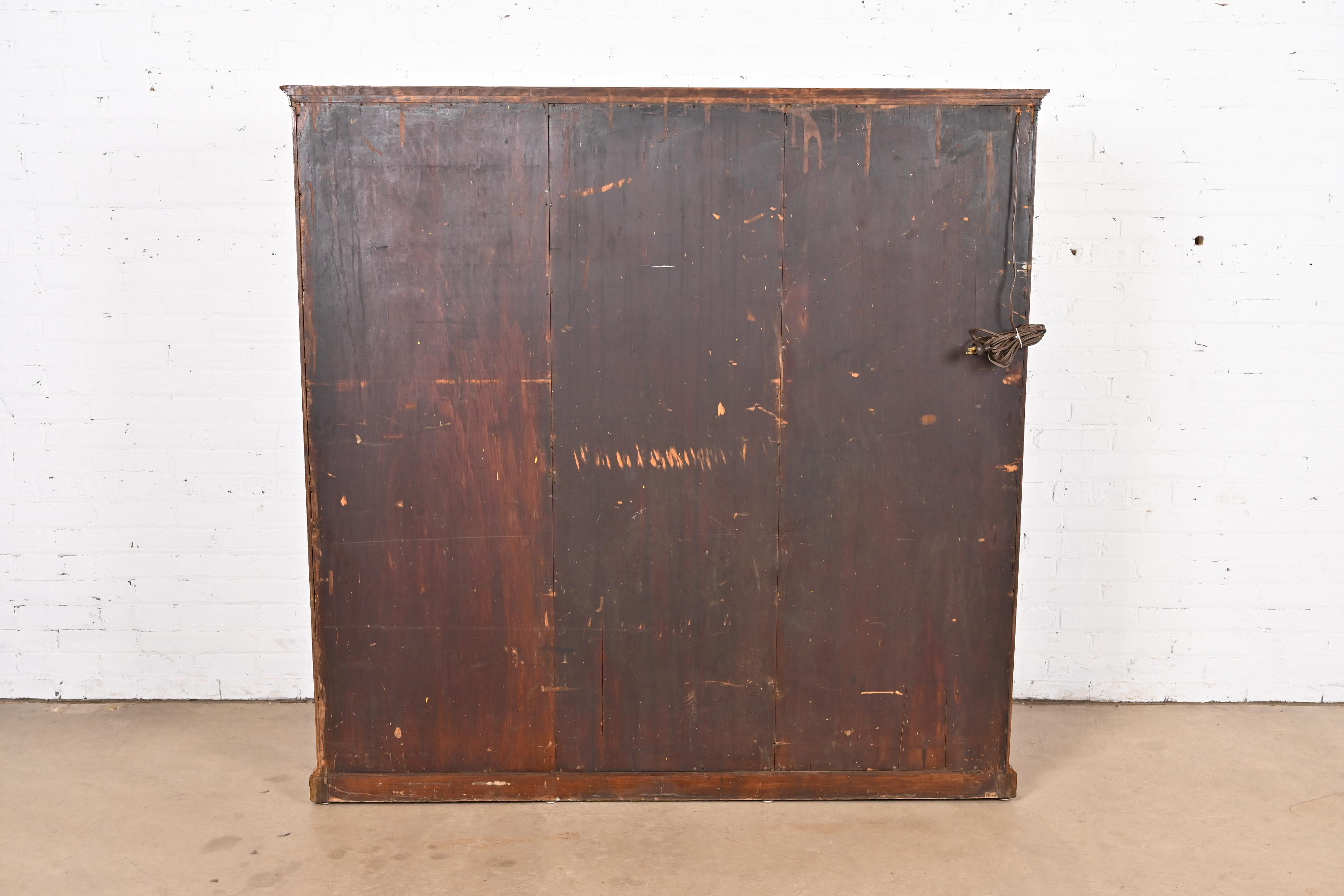 R. J. Horner Style Antique Victorian Carved Oak Lighted Triple Bookcase or Display Cabinet, Circa 1890s - Image 9
