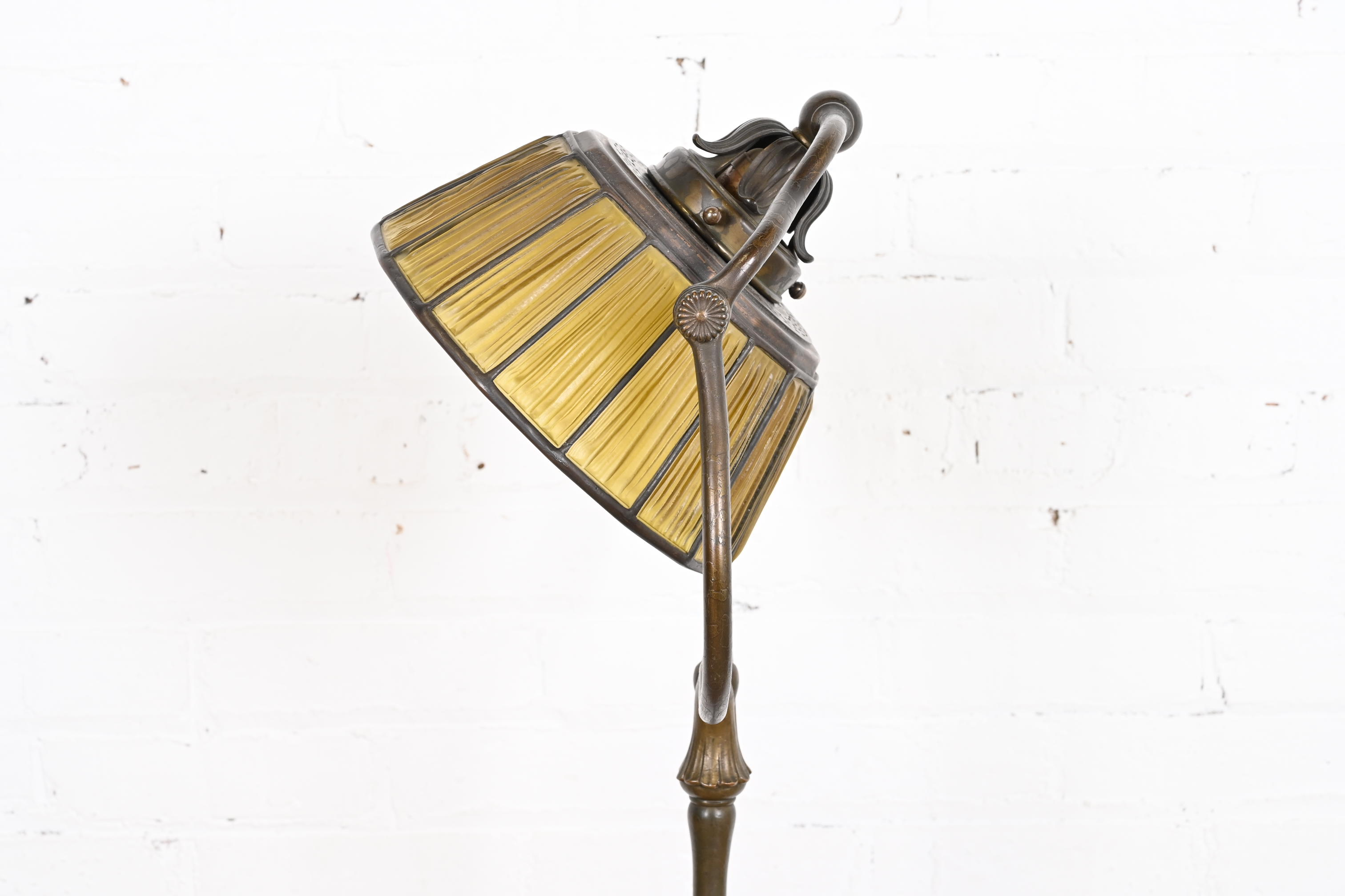Tiffany Studios New York Linenfold Harp Floor Lamp - Image 5