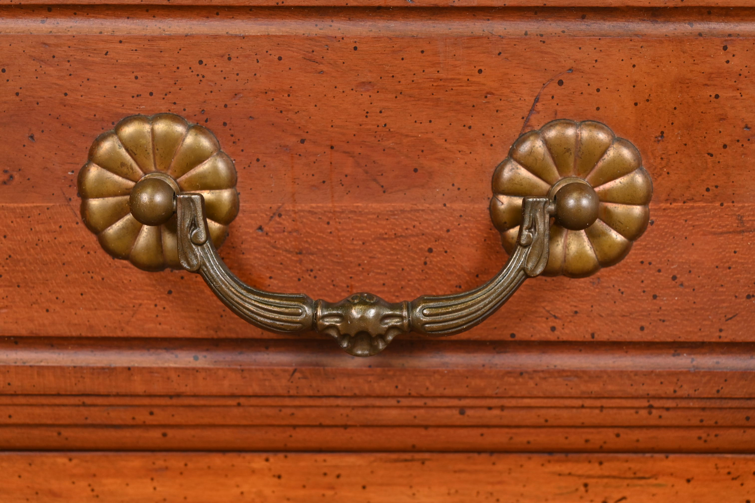 Davis Cabinet Co. French Provincial Louis XV Carved Cherry Wood Bedside Chests, Pair - Image 7