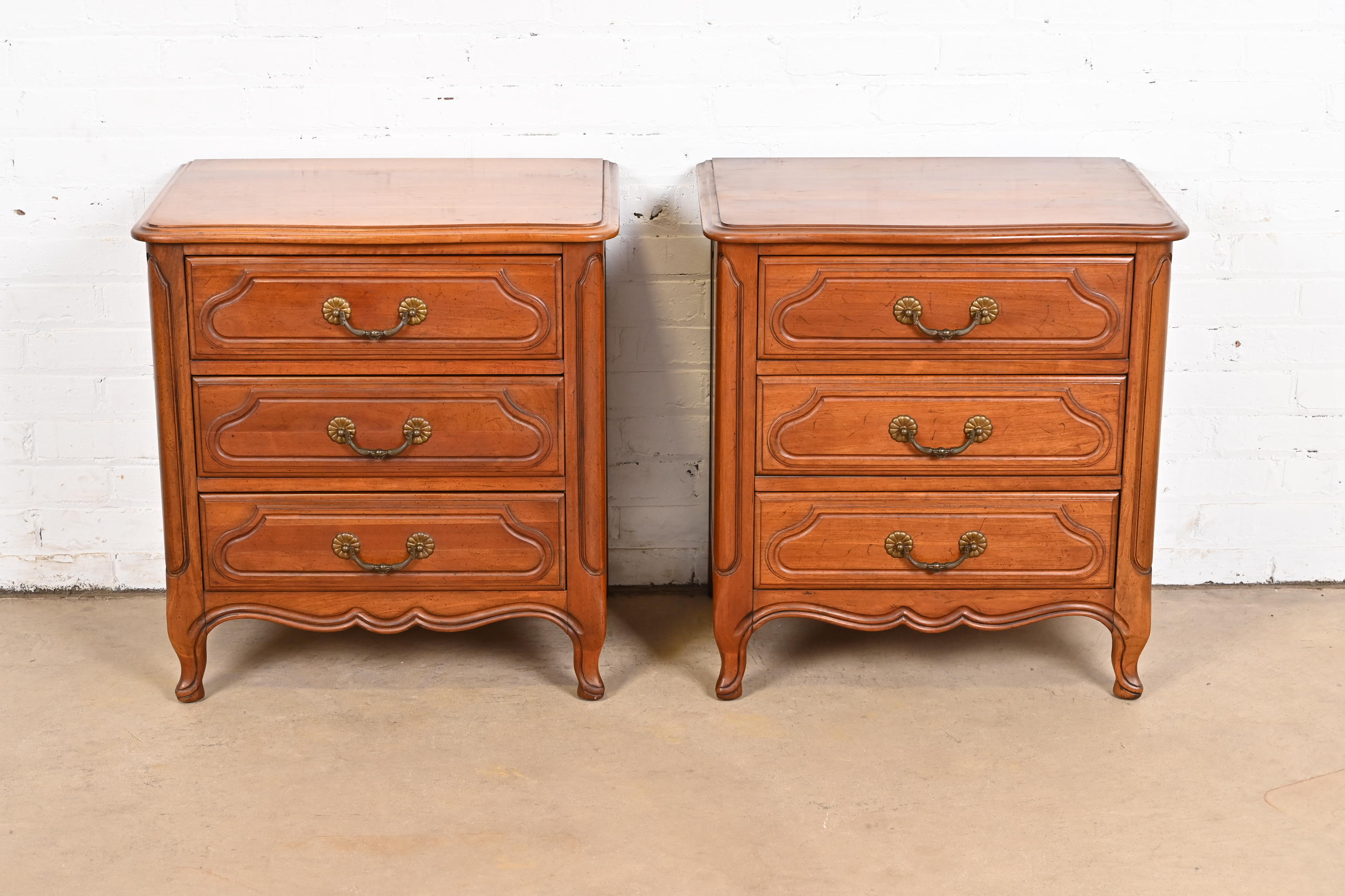 Davis Cabinet Co. French Provincial Louis XV Carved Cherry Wood Bedside Chests, Pair - Image 2
