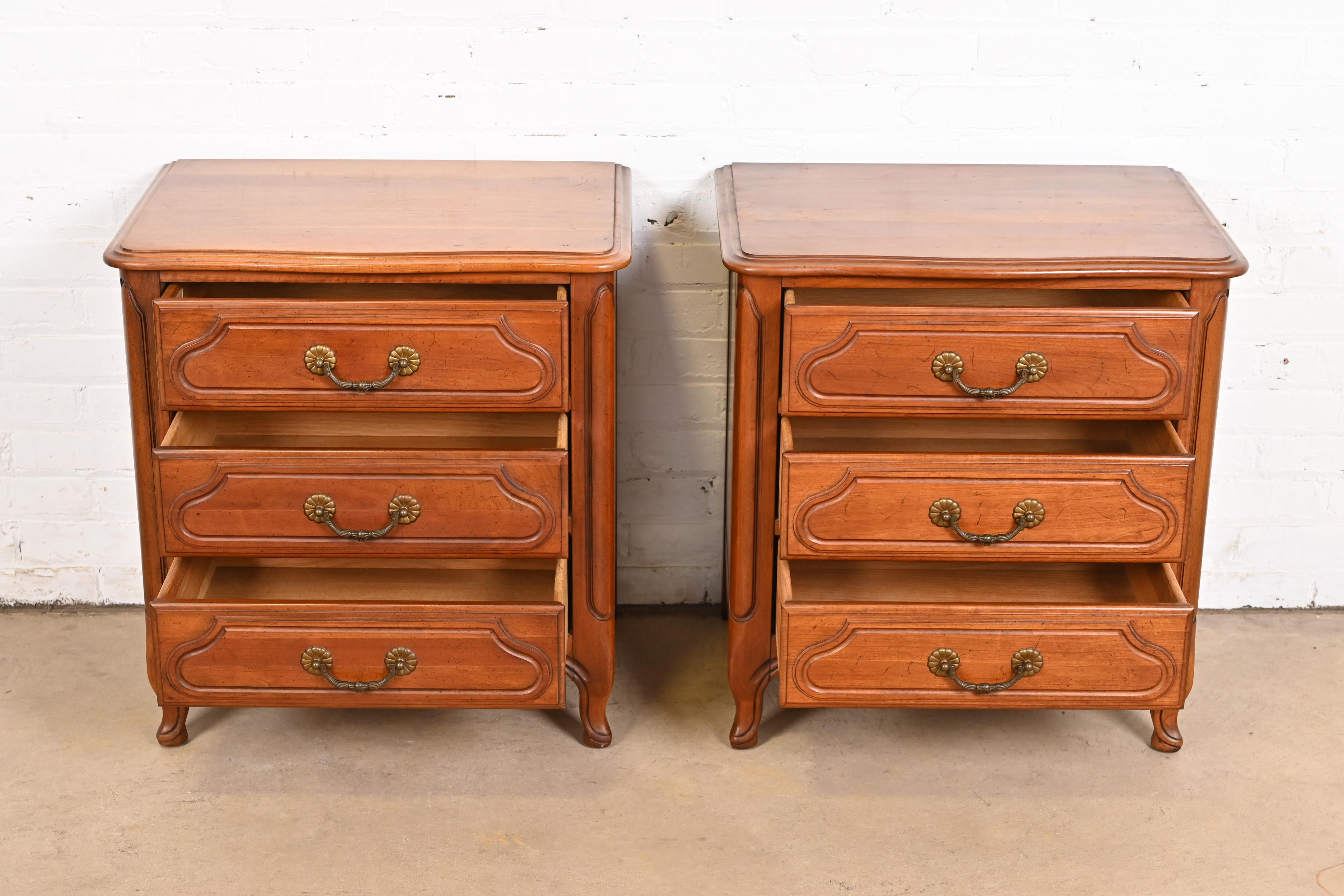 Davis Cabinet Co. French Provincial Louis XV Carved Cherry Wood Bedside Chests, Pair - Image 5