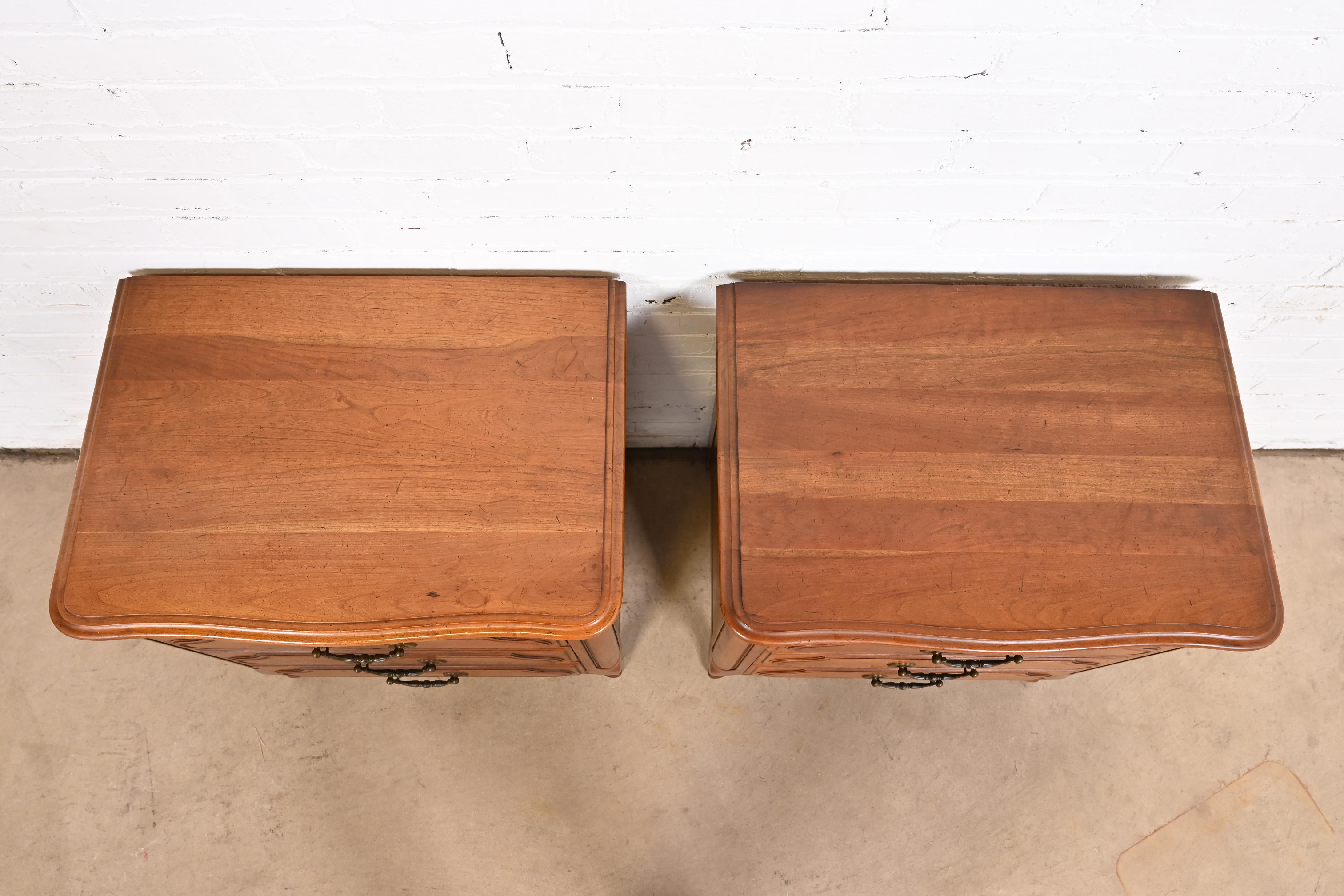 Davis Cabinet Co. French Provincial Louis XV Carved Cherry Wood Bedside Chests, Pair - Image 9