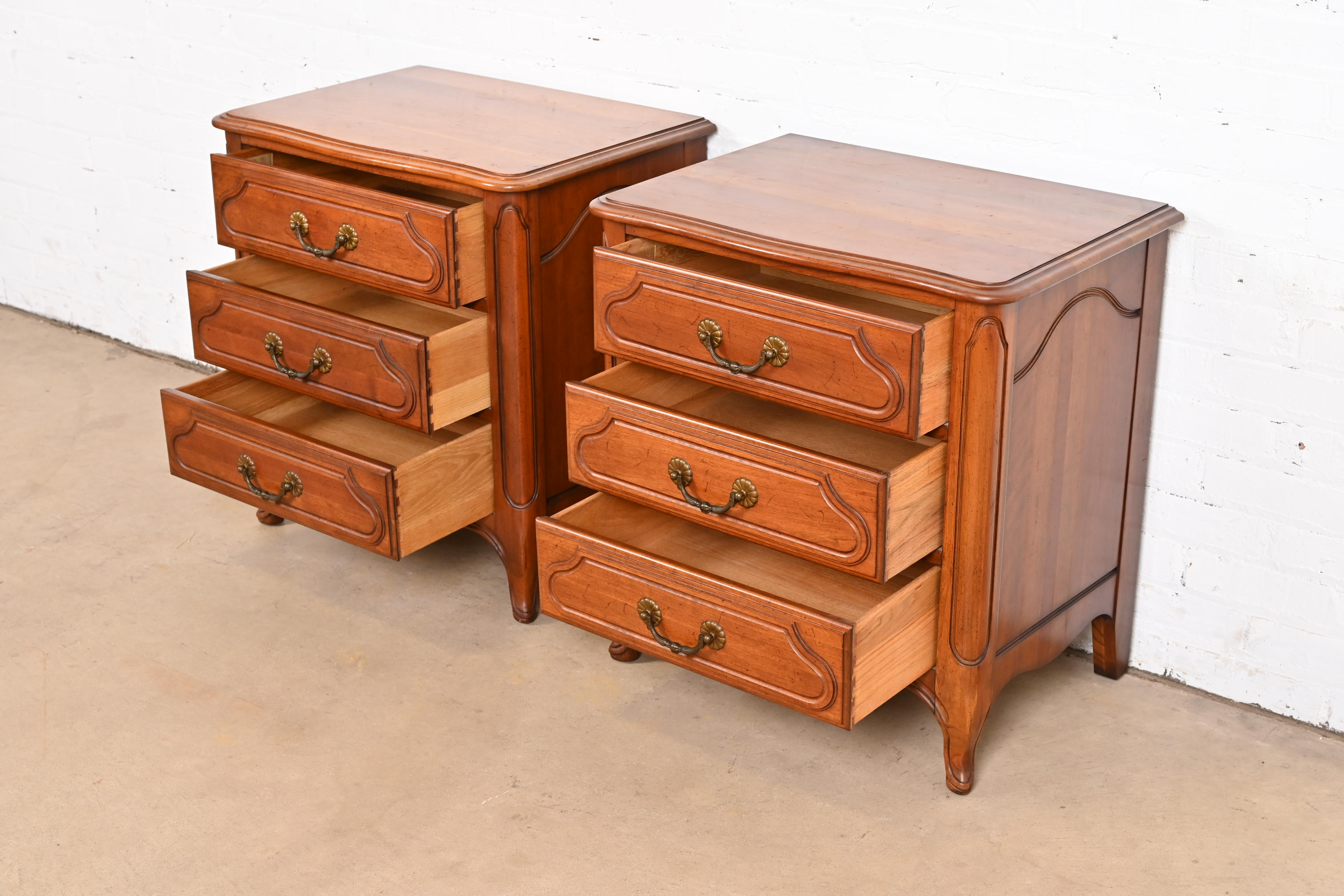 Davis Cabinet Co. French Provincial Louis XV Carved Cherry Wood Bedside Chests, Pair - Image 6