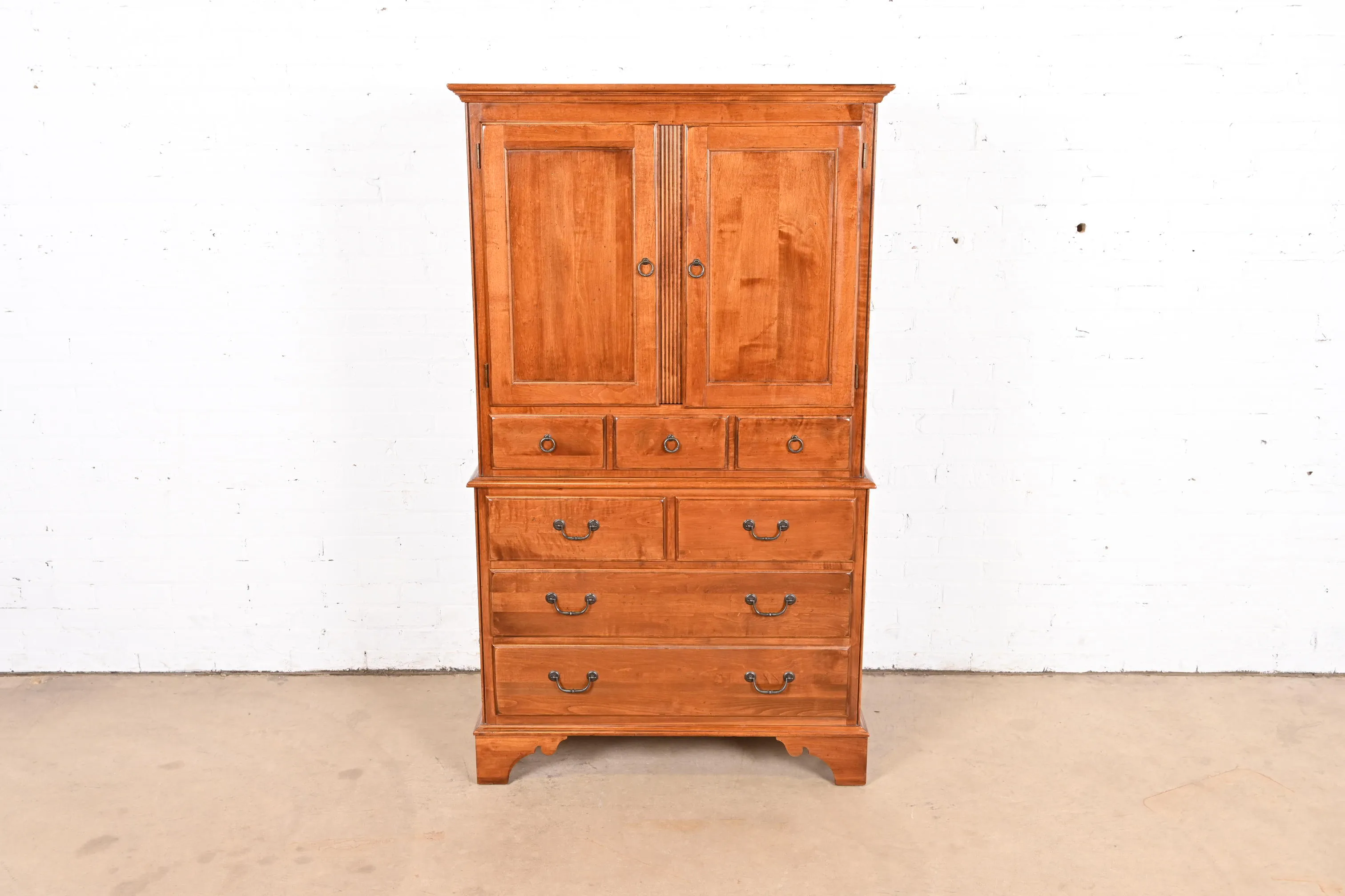Ethan Allen Georgian English Country Solid Birch Gentleman's Chest or Linen Press - Image 2