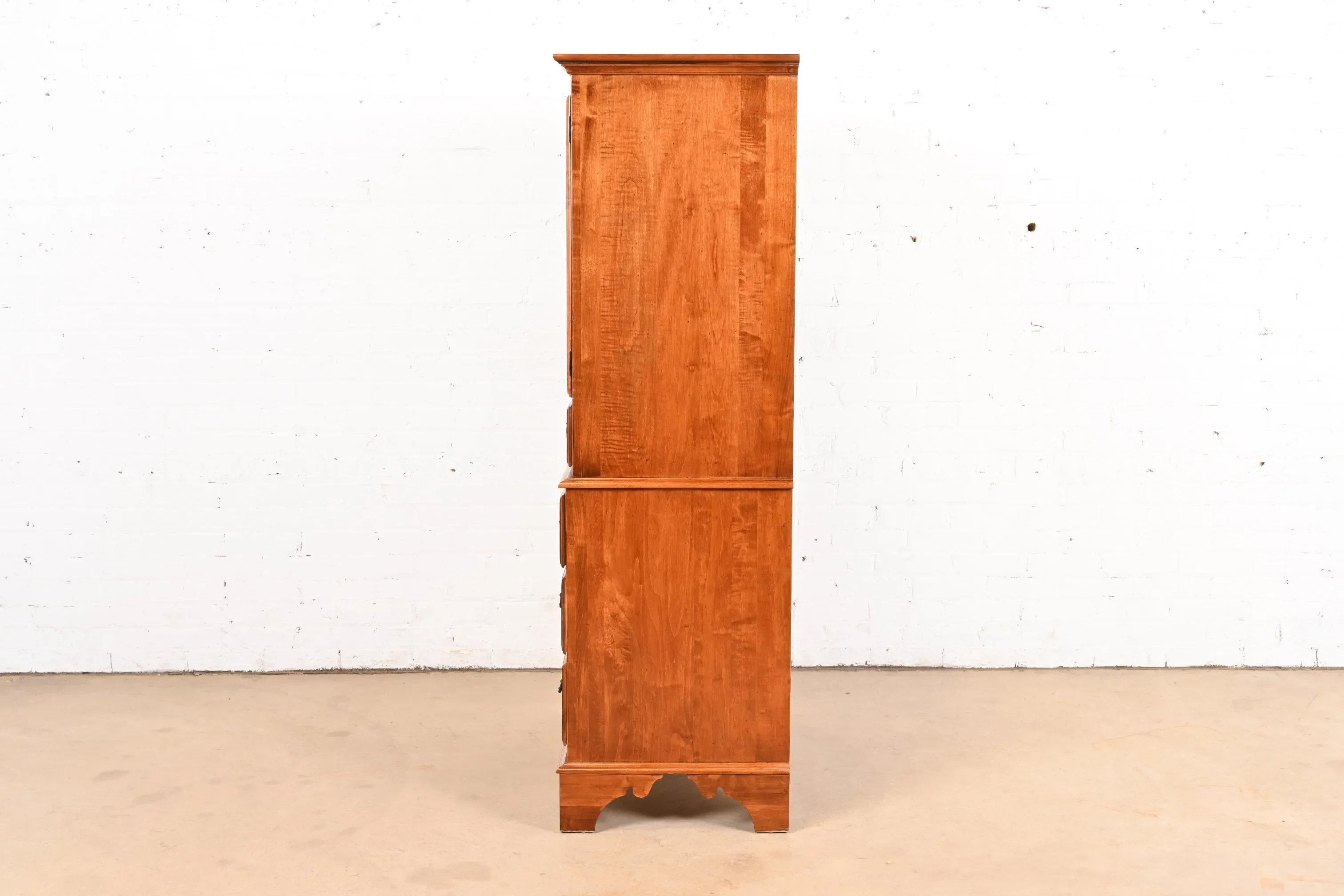 Ethan Allen Georgian English Country Solid Birch Gentleman's Chest or Linen Press - Image 10