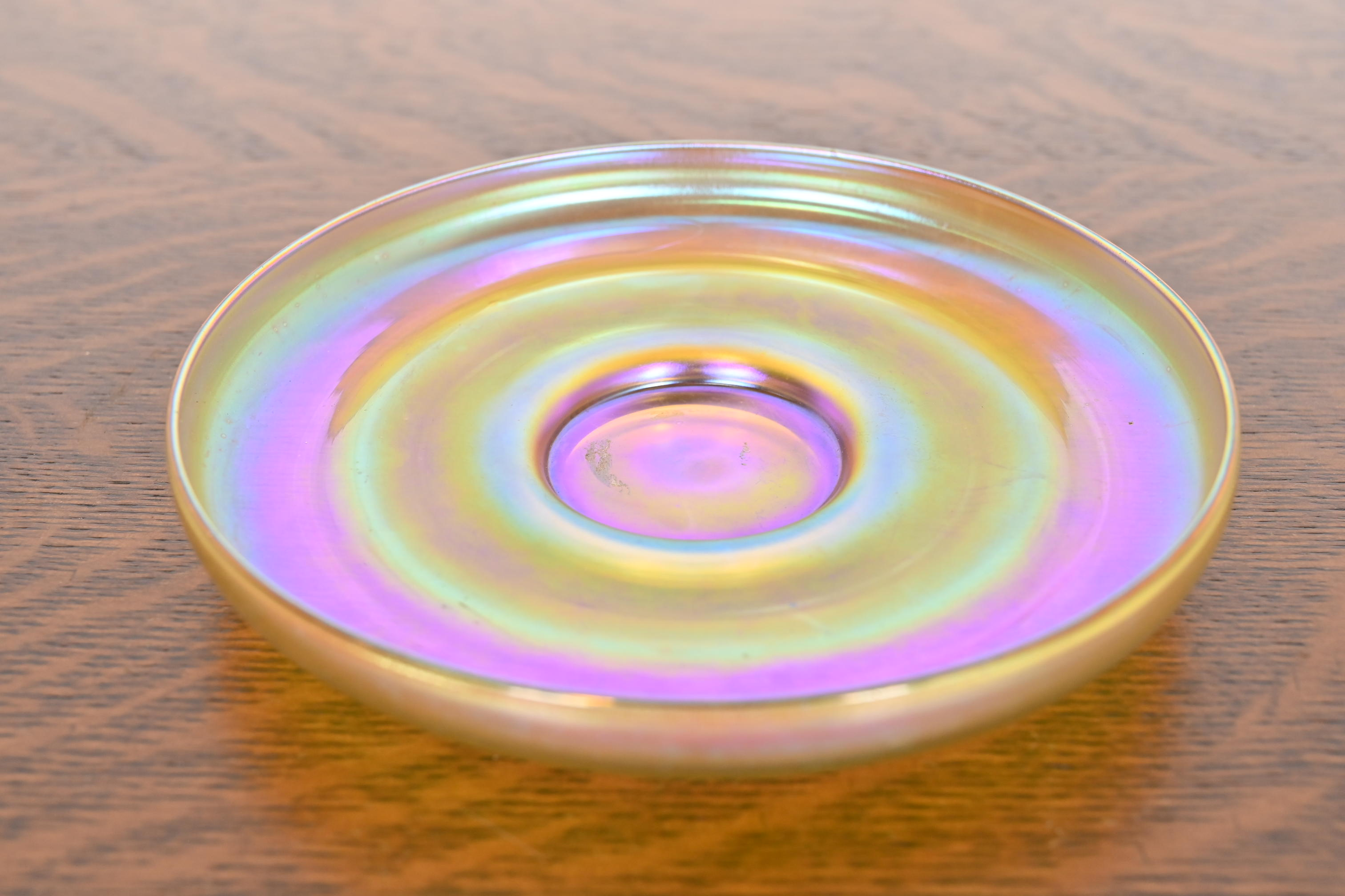 Louis Comfort Tiffany Favrile Iridescent Art Glass Bowl and Underplate With Intaglio Grapevine Motif - Image 4