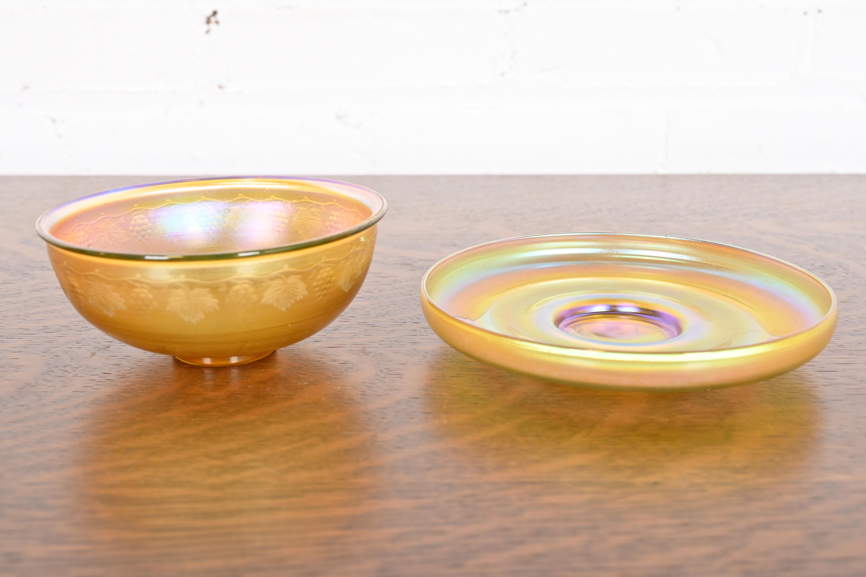 Louis Comfort Tiffany Favrile Iridescent Art Glass Bowl and Underplate With Intaglio Grapevine Motif - Image 6