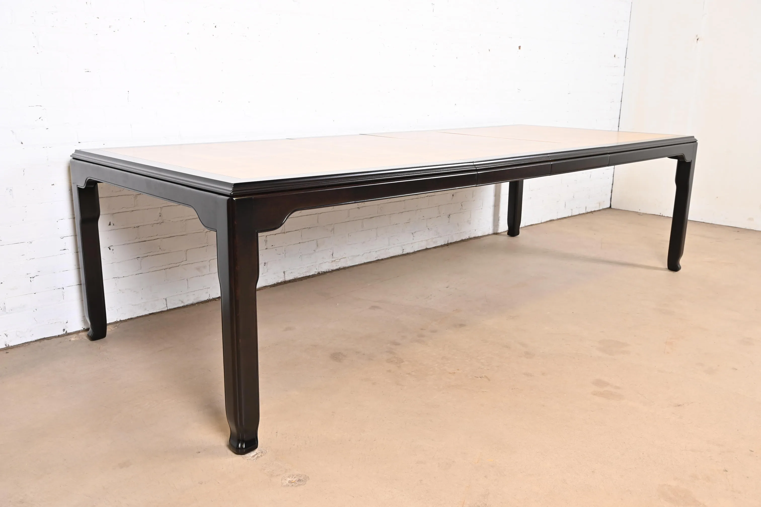 Raymond Sobota for Century Furniture Hollywood Regency Chinoiserie Burl Wood and Black Lacquer Extension Dining Table, Newly Refinished - Image 4