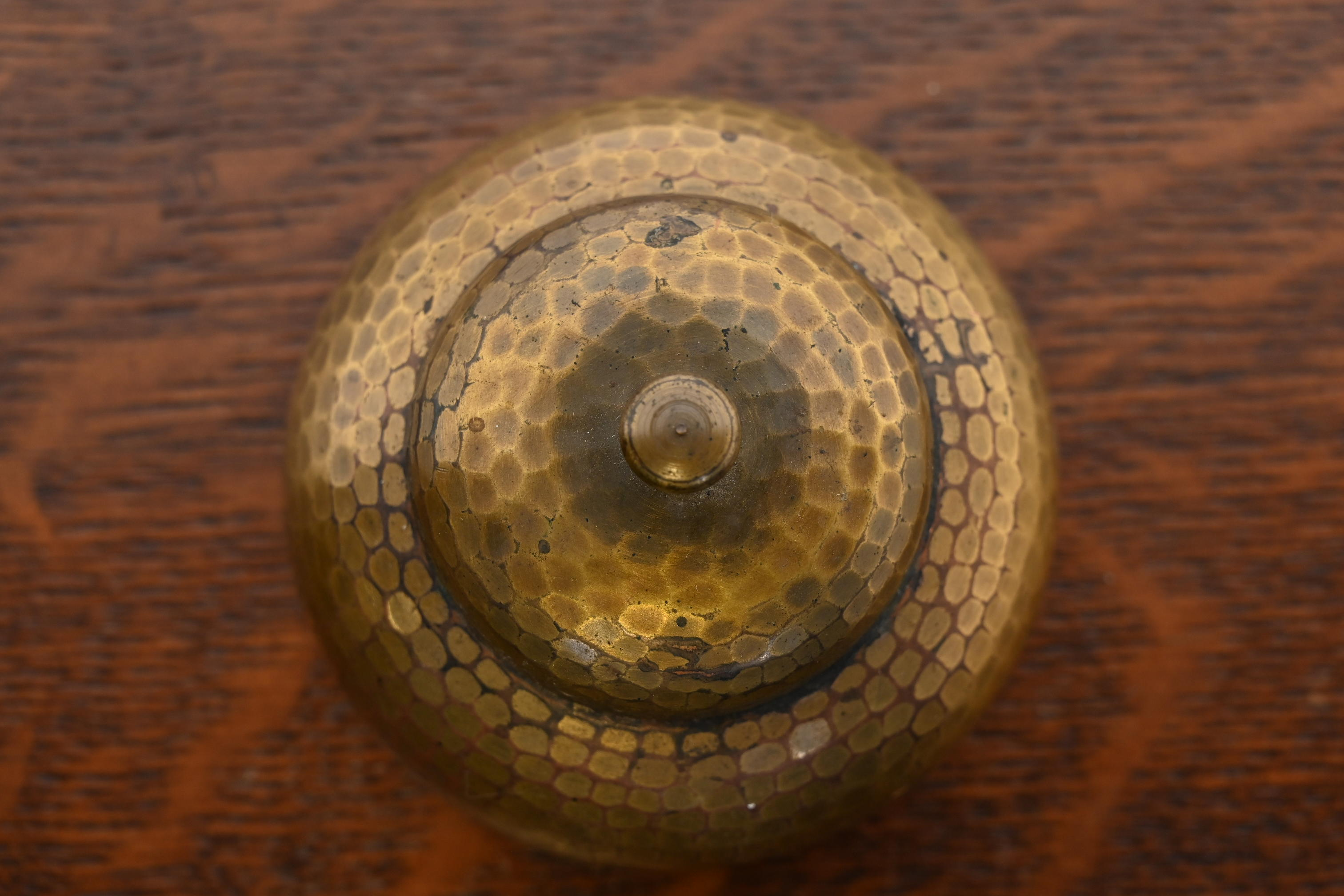 Roycroft Arts & Crafts Brass Finished Hammered Copper Inkwell - Image 5