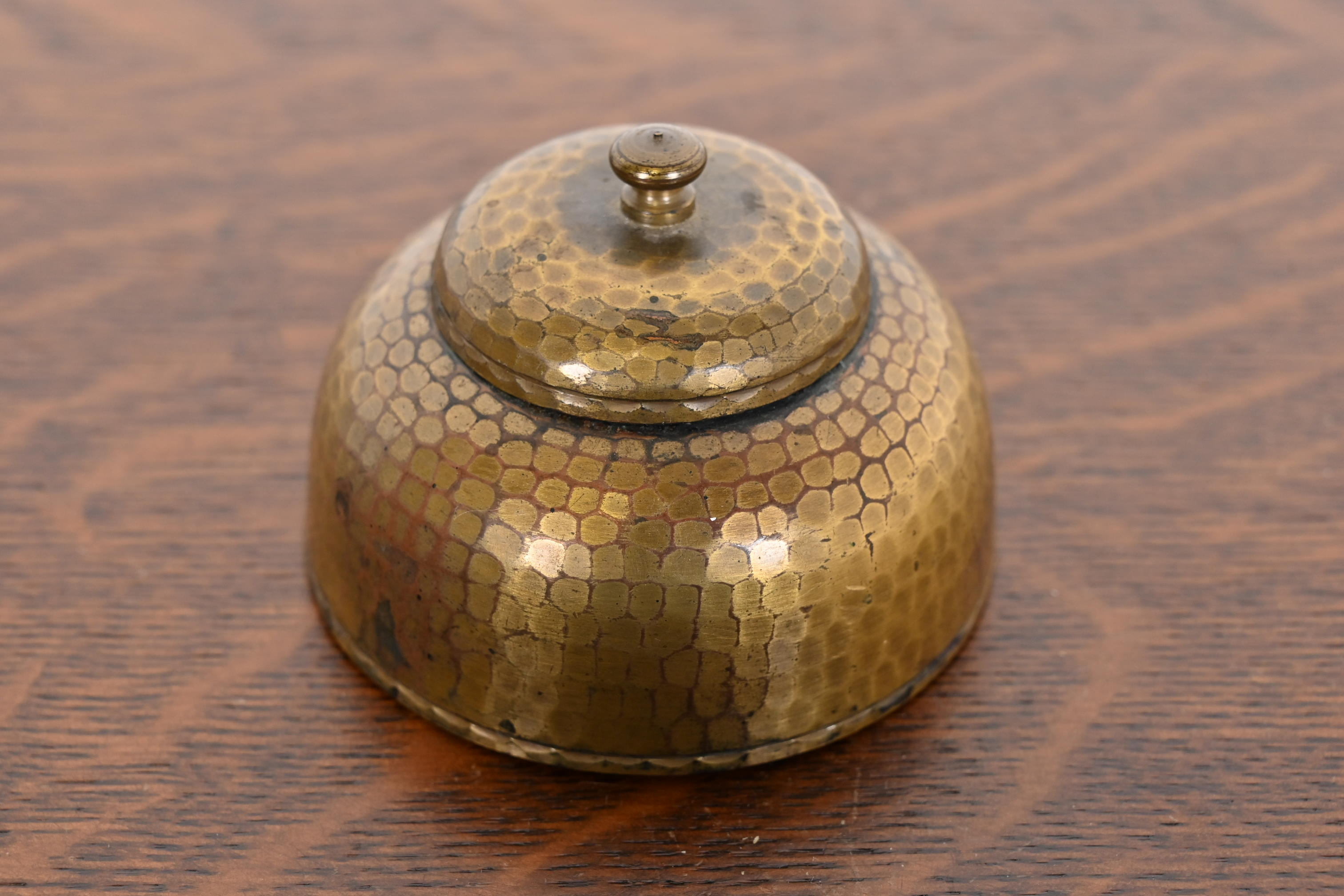 Roycroft Arts & Crafts Brass Finished Hammered Copper Inkwell - Image 3