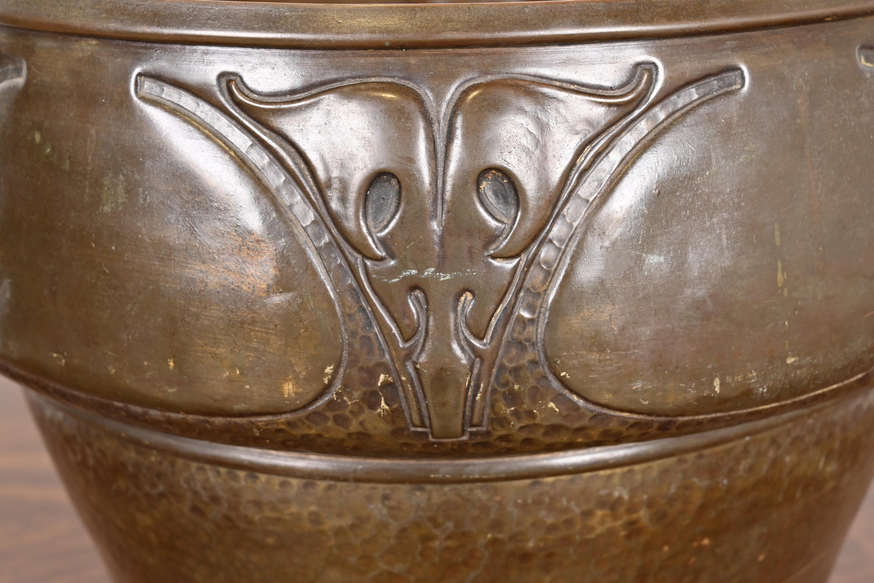 Roycroft Arts & Crafts Hammered Brass Large Jardiniere, Circa 1910 - Image 6