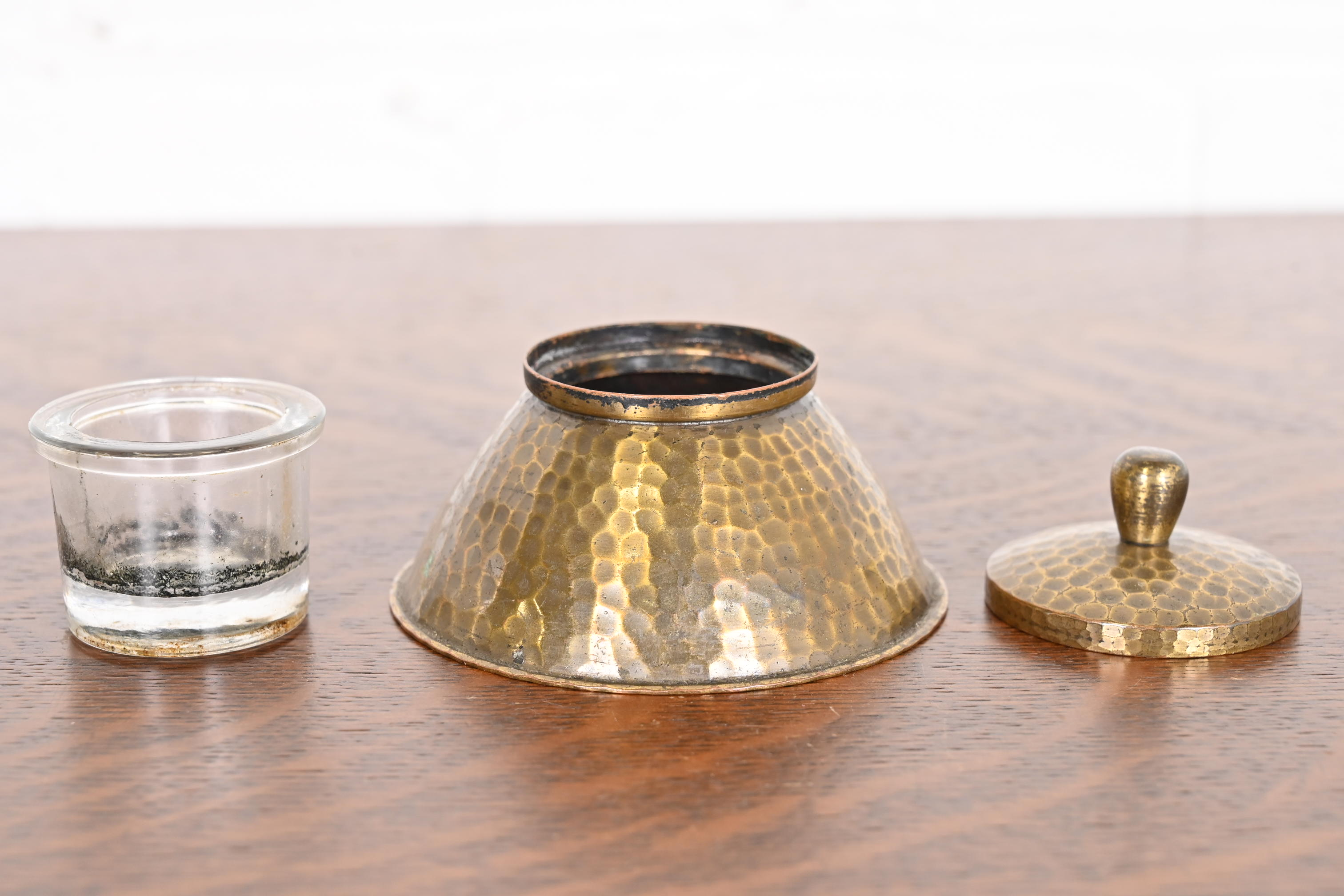 Roycroft Arts & Crafts Hammered Brass Over Copper Inkwell - Image 7