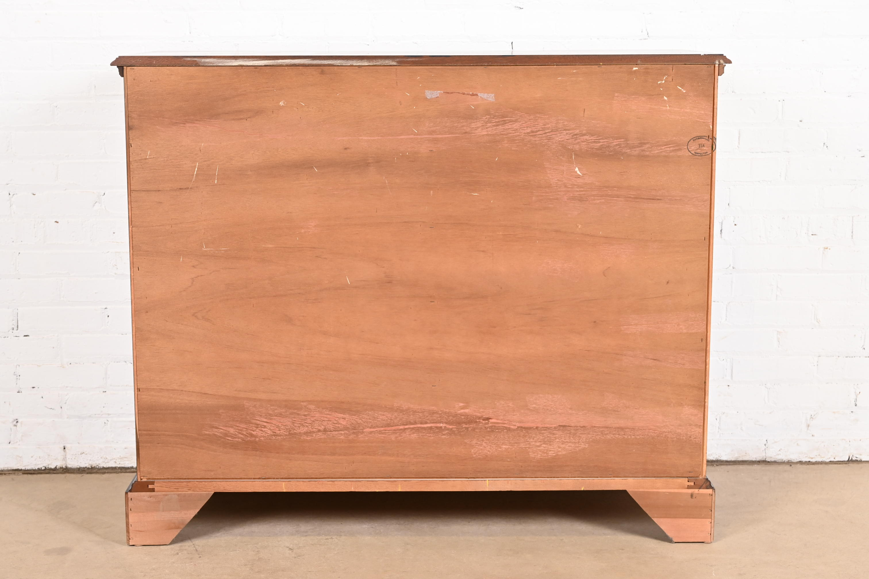 Thomasville Georgian Solid Mahogany Eleven-Drawer Dresser or Chest of Drawers - Image 12
