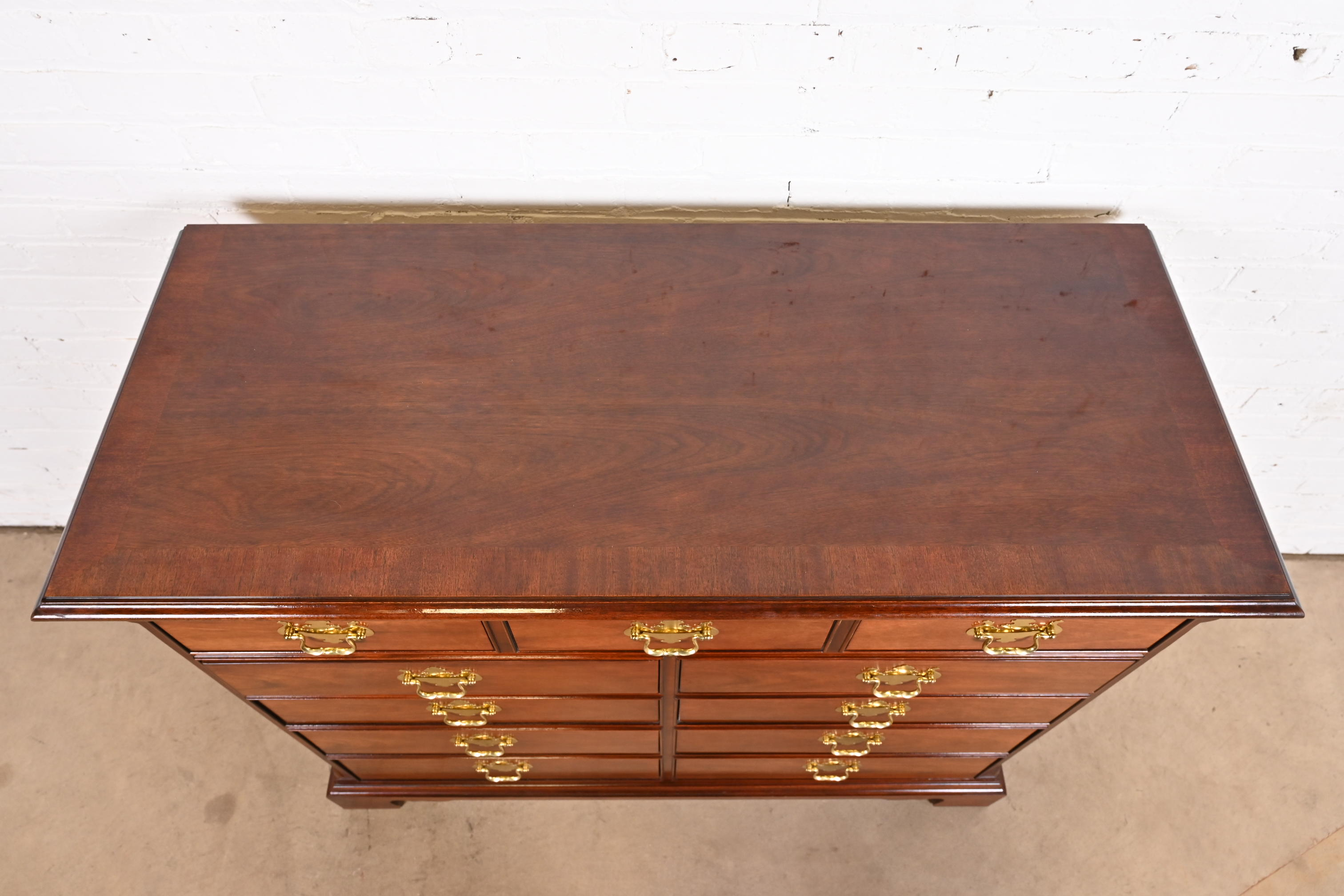 Thomasville Georgian Solid Mahogany Eleven-Drawer Dresser or Chest of Drawers - Image 10