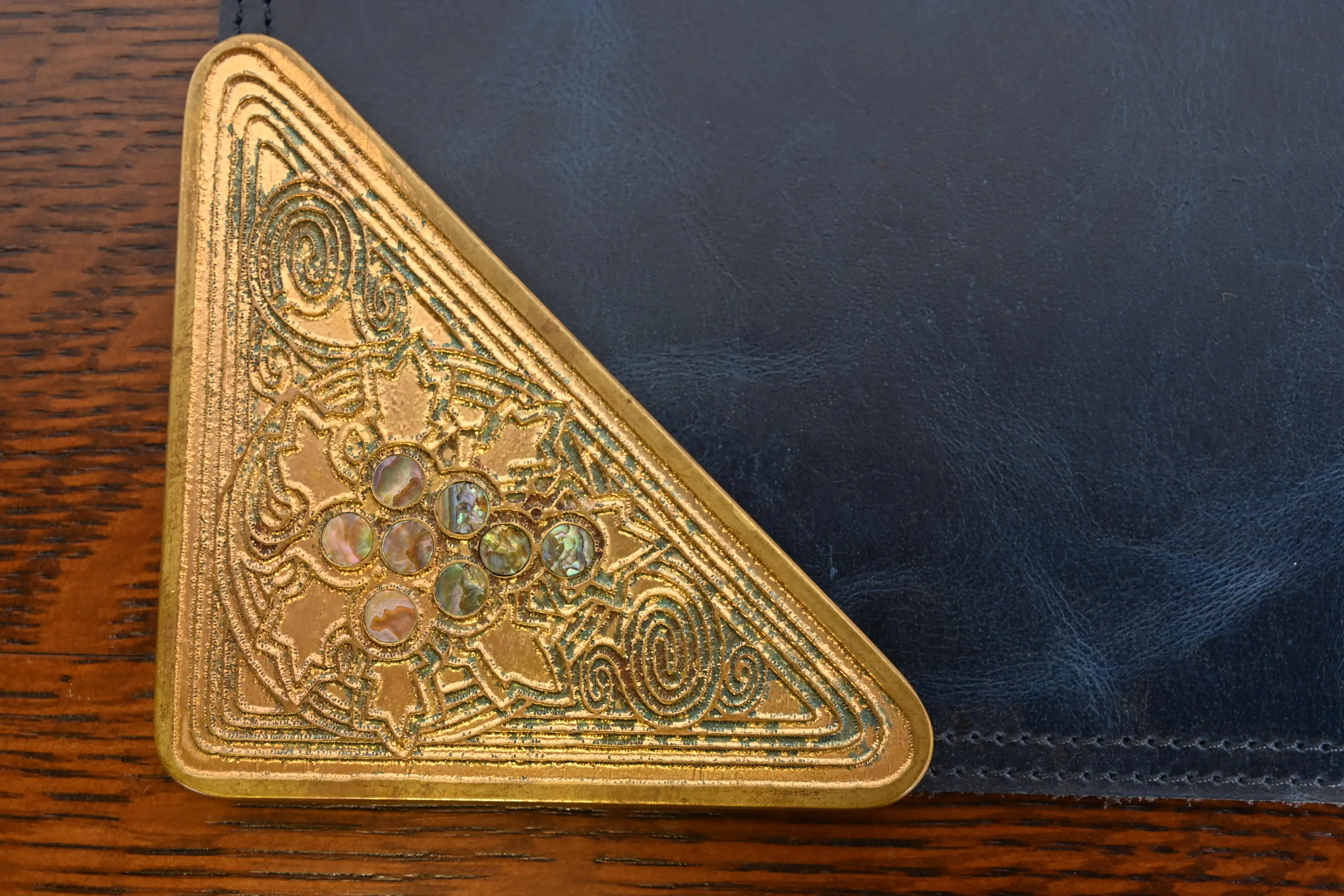 Tiffany Studios New York Bronze Doré and Abalone Blotter Corners With Leather Desk Blotter - Image 7