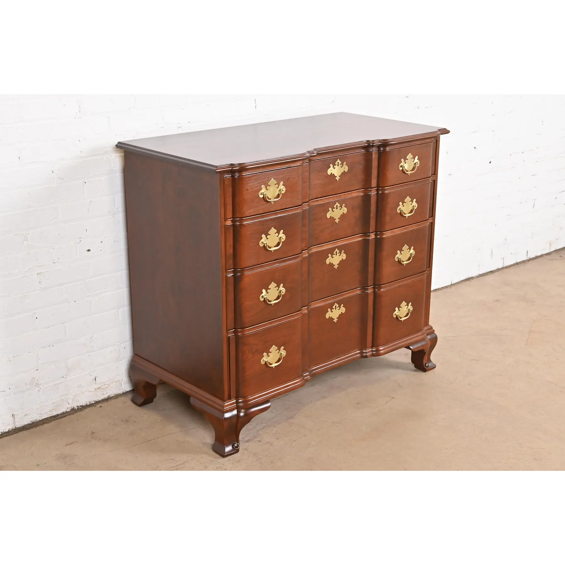 Kindel Furniture Georgian Carved Solid Mahogany Block Front Chest of Drawers, Newly Refinished - Image 4