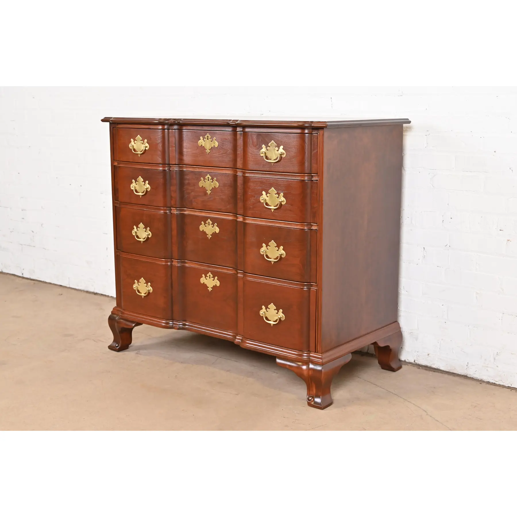Kindel Furniture Georgian Carved Solid Mahogany Block Front Chest of Drawers, Newly Refinished - Image 3