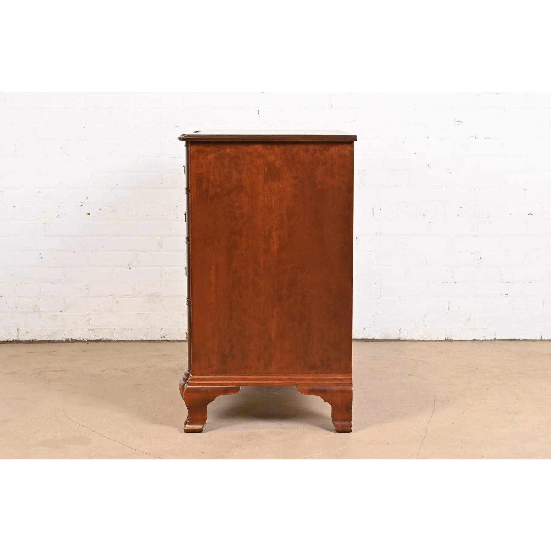 Kindel Furniture Georgian Carved Solid Mahogany Block Front Chest of Drawers, Newly Refinished - Image 10