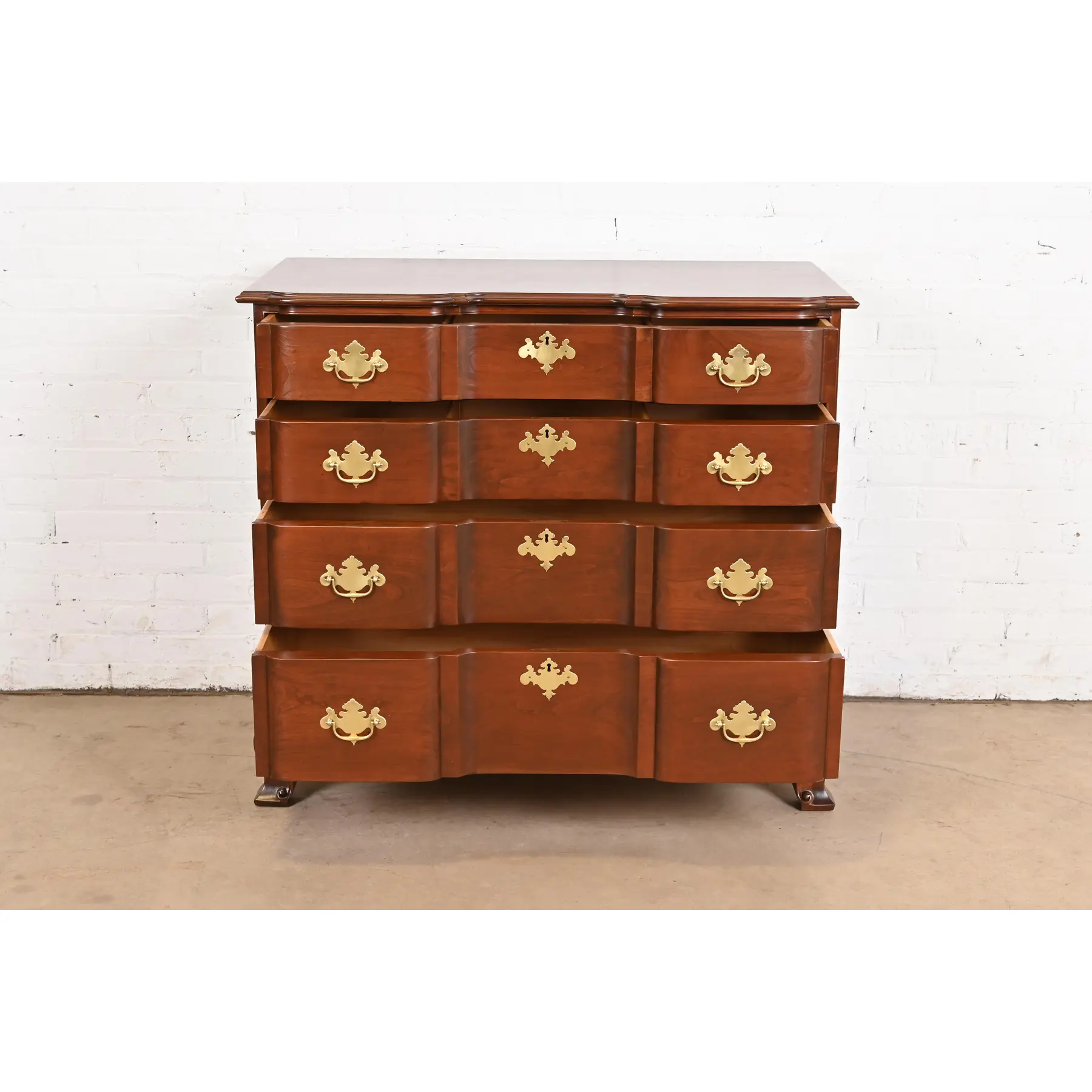 Kindel Furniture Georgian Carved Solid Mahogany Block Front Chest of Drawers, Newly Refinished - Image 5
