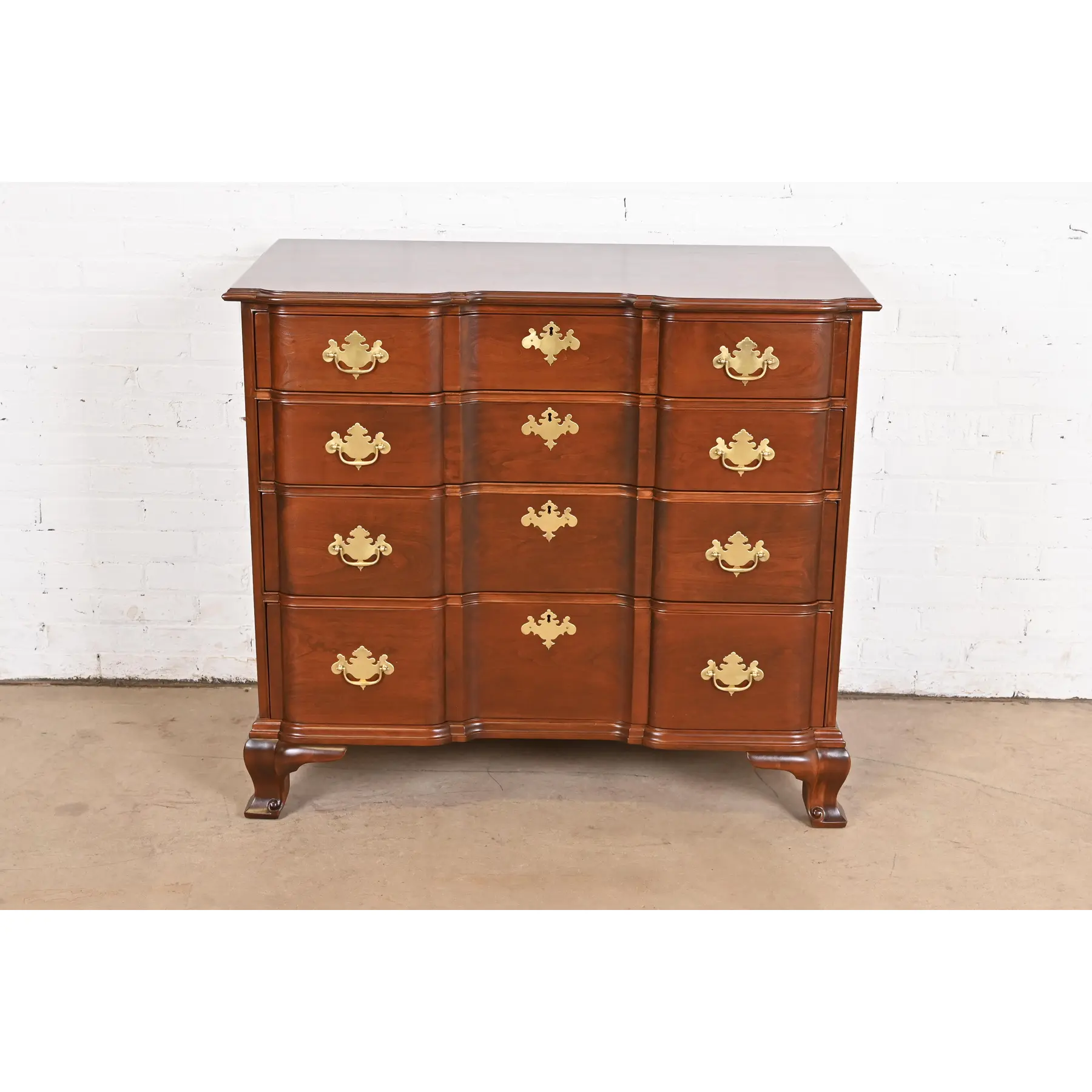 Kindel Furniture Georgian Carved Solid Mahogany Block Front Chest of Drawers, Newly Refinished - Image 2