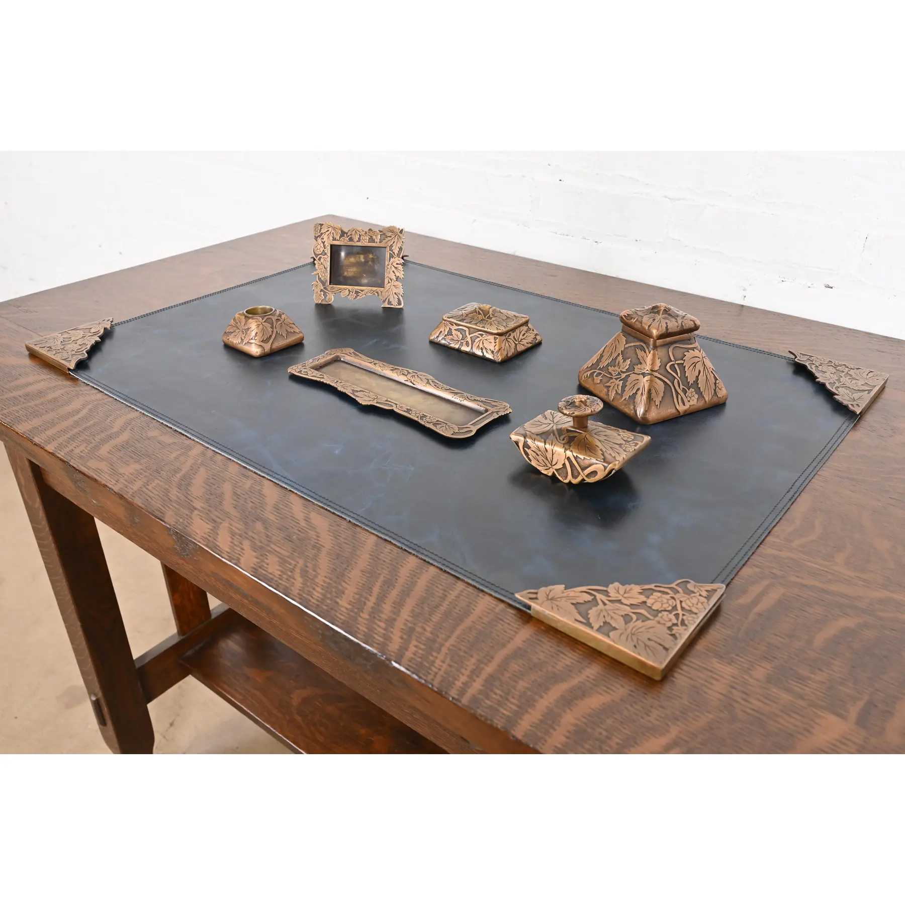 Marshall Field & Co. Antique Floral Ivy Bronze Blotter Corners With Leather Desk Blotter, Circa 1910 - Image 8