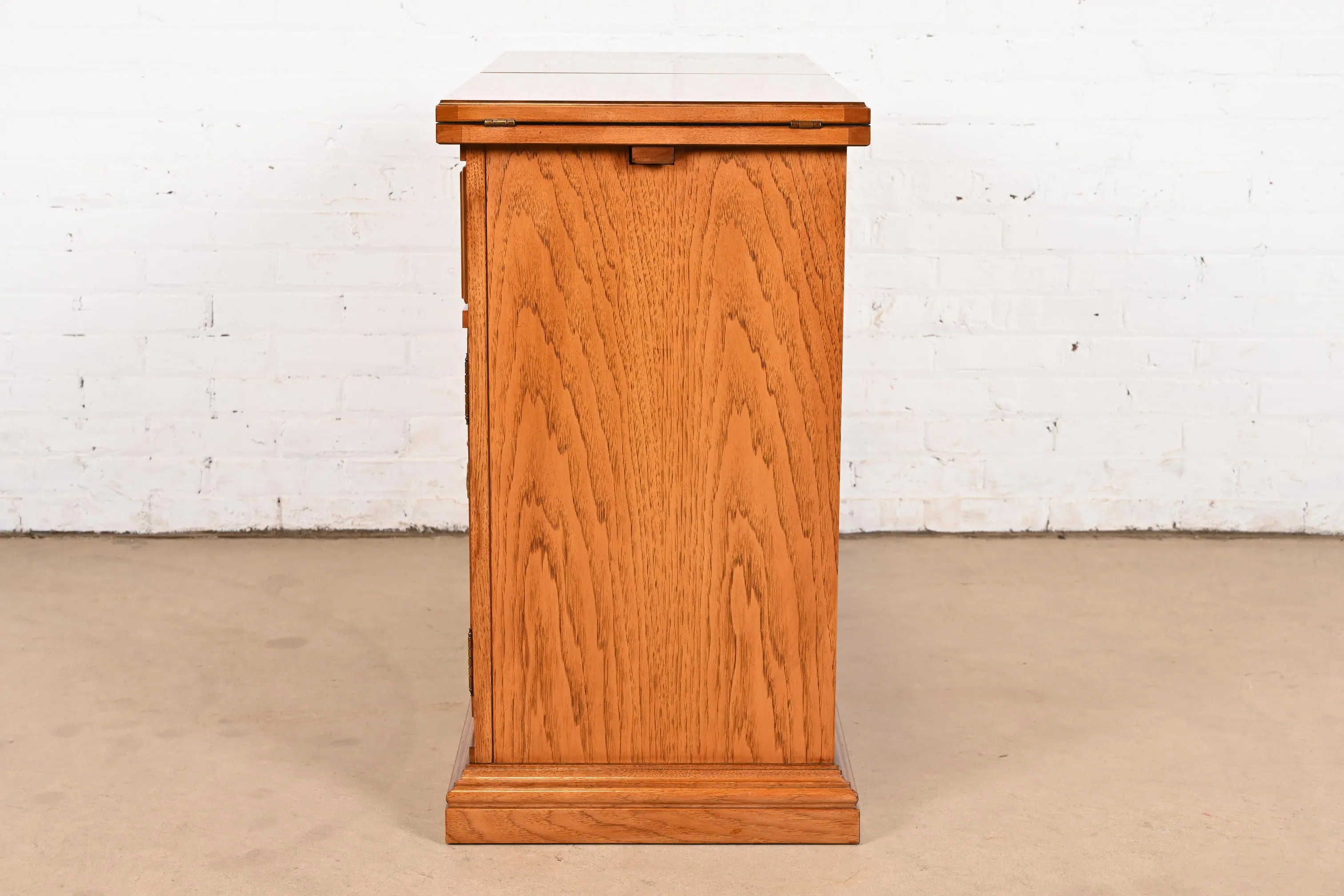 Thomasville French Regency Louis XVI Burled Walnut Flip Top Buffet Server or Bar Cabinet - Image 10