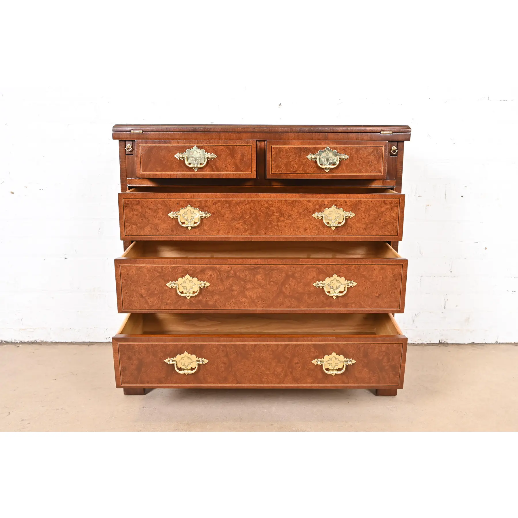 Baker Furniture Georgian Burled Walnut Flip Top Server or Bachelor Chest, Newly Refinished - Image 5