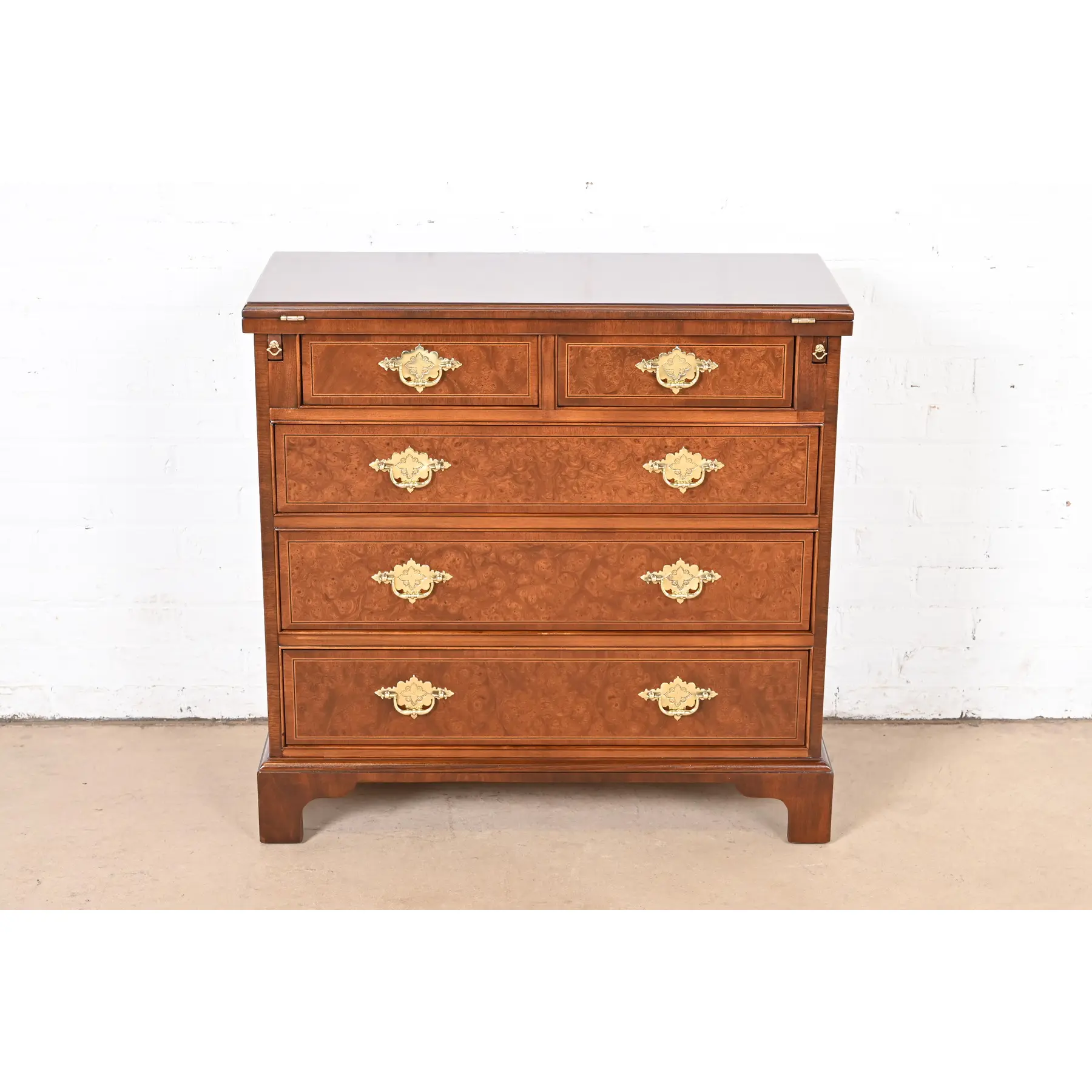Baker Furniture Georgian Burled Walnut Flip Top Server or Bachelor Chest, Newly Refinished - Image 3