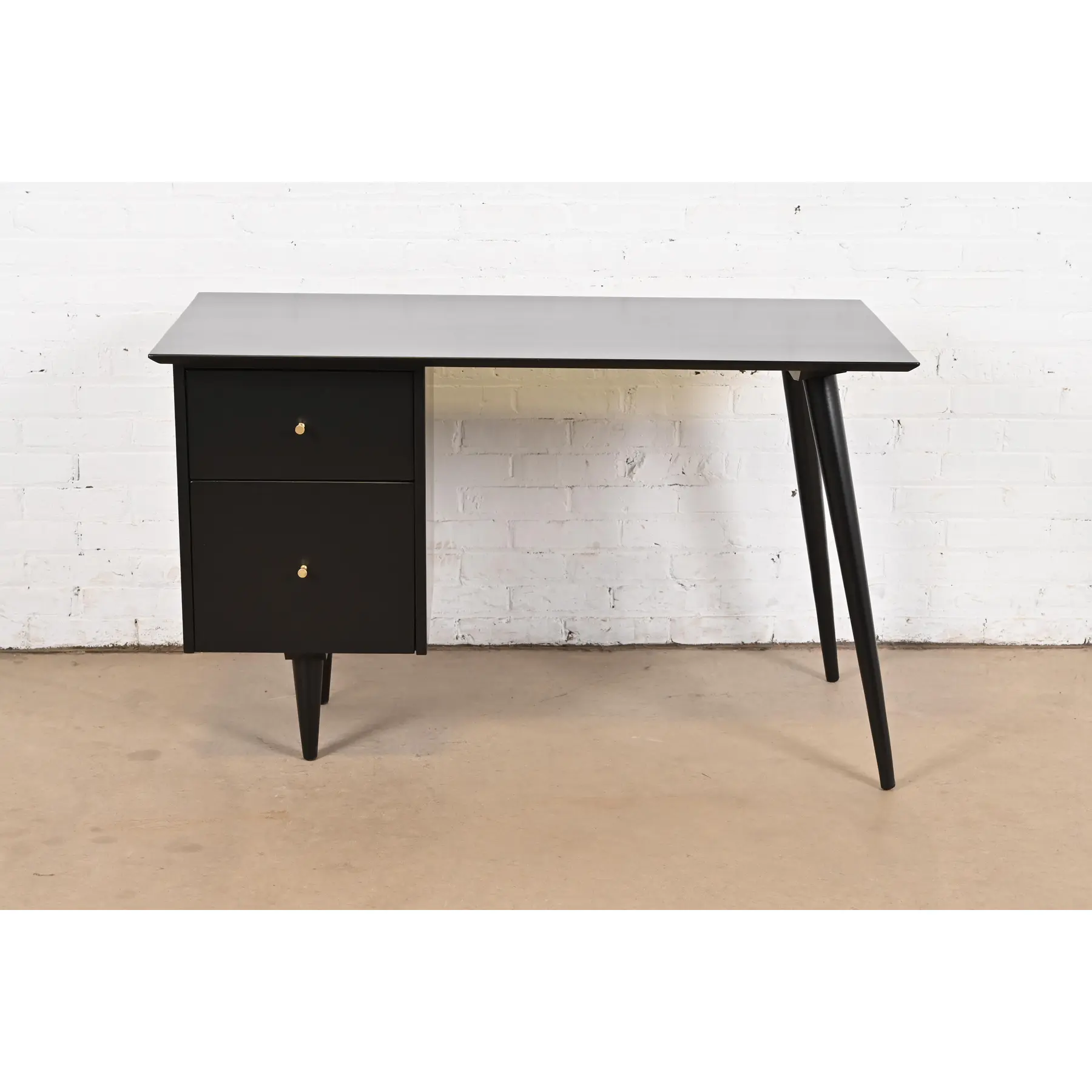 Paul McCobb Planner Group Mid-Century Modern Black Lacquered Writing Desk, Newly Refinished - Image 4