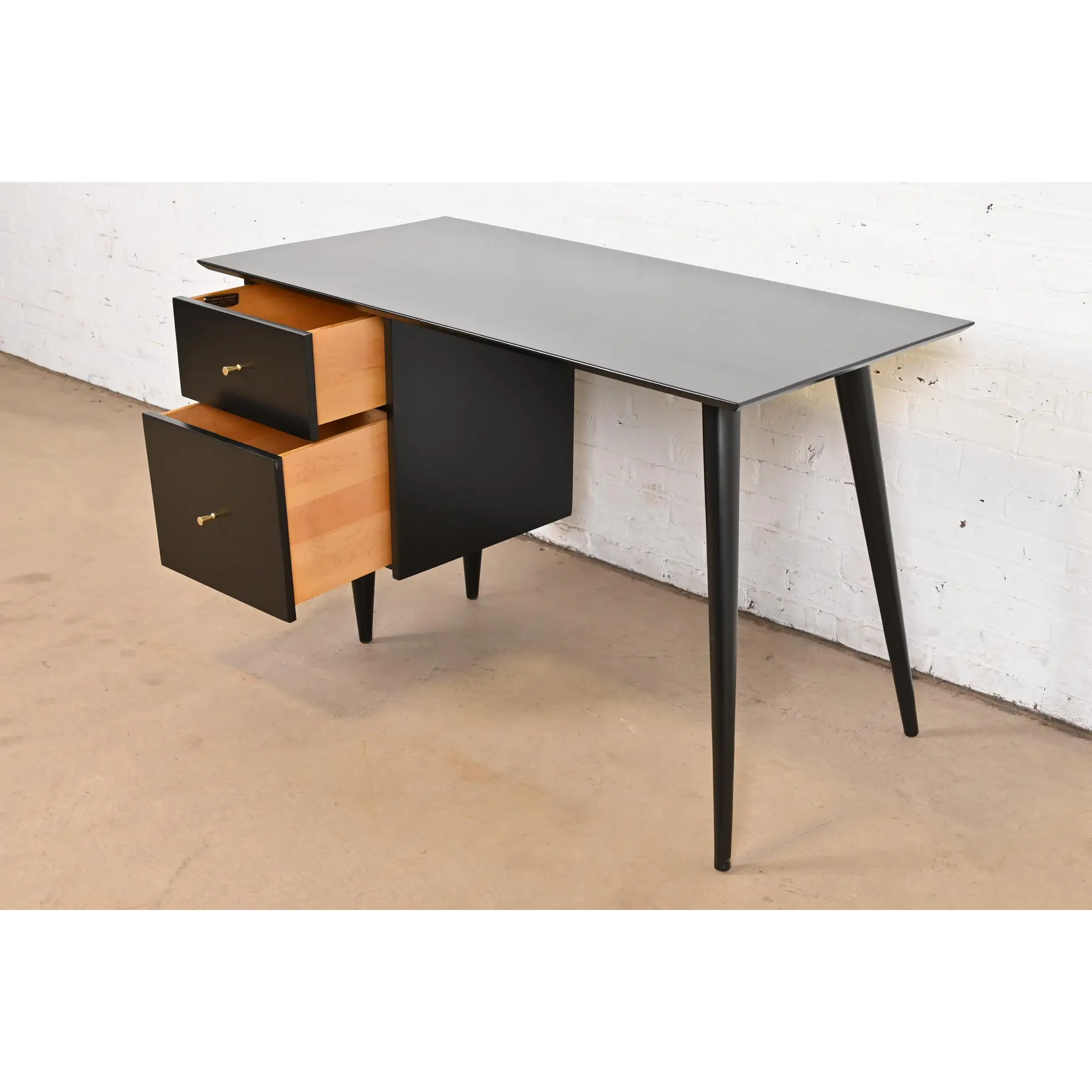 Paul McCobb Planner Group Mid-Century Modern Black Lacquered Writing Desk, Newly Refinished - Image 5