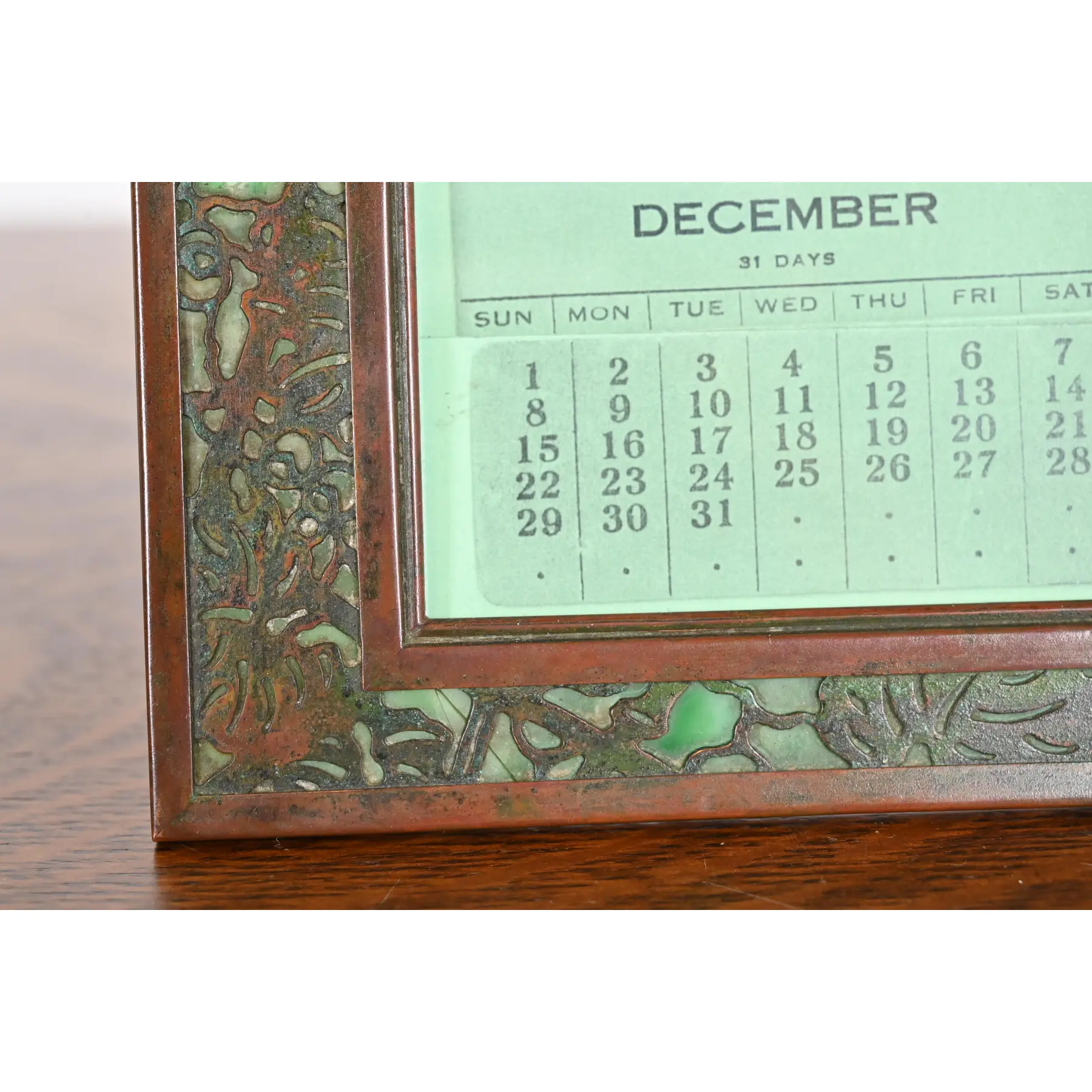 Tiffany Studios New York Grapevine Bronze and Slag Glass Desk Calendar Frame or Picture Frame - Image 6