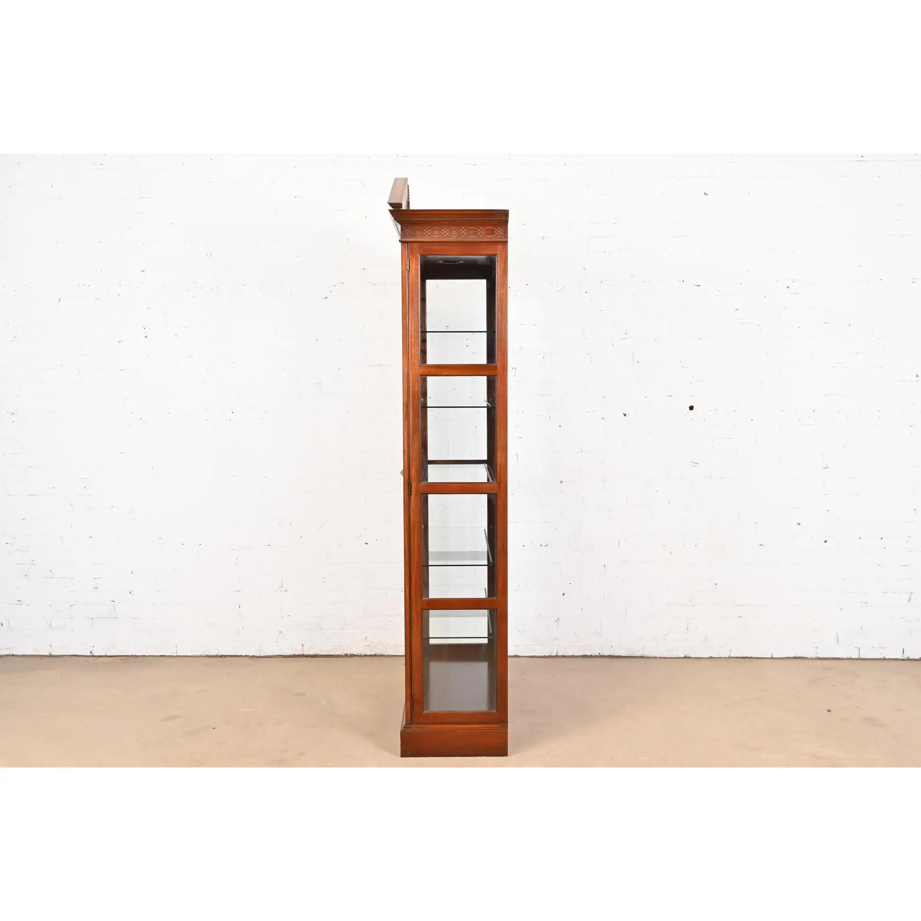 Baker Furniture Georgian Carved Mahogany Lighted Breakfront Bookcase or Display Cabinet - Image 10