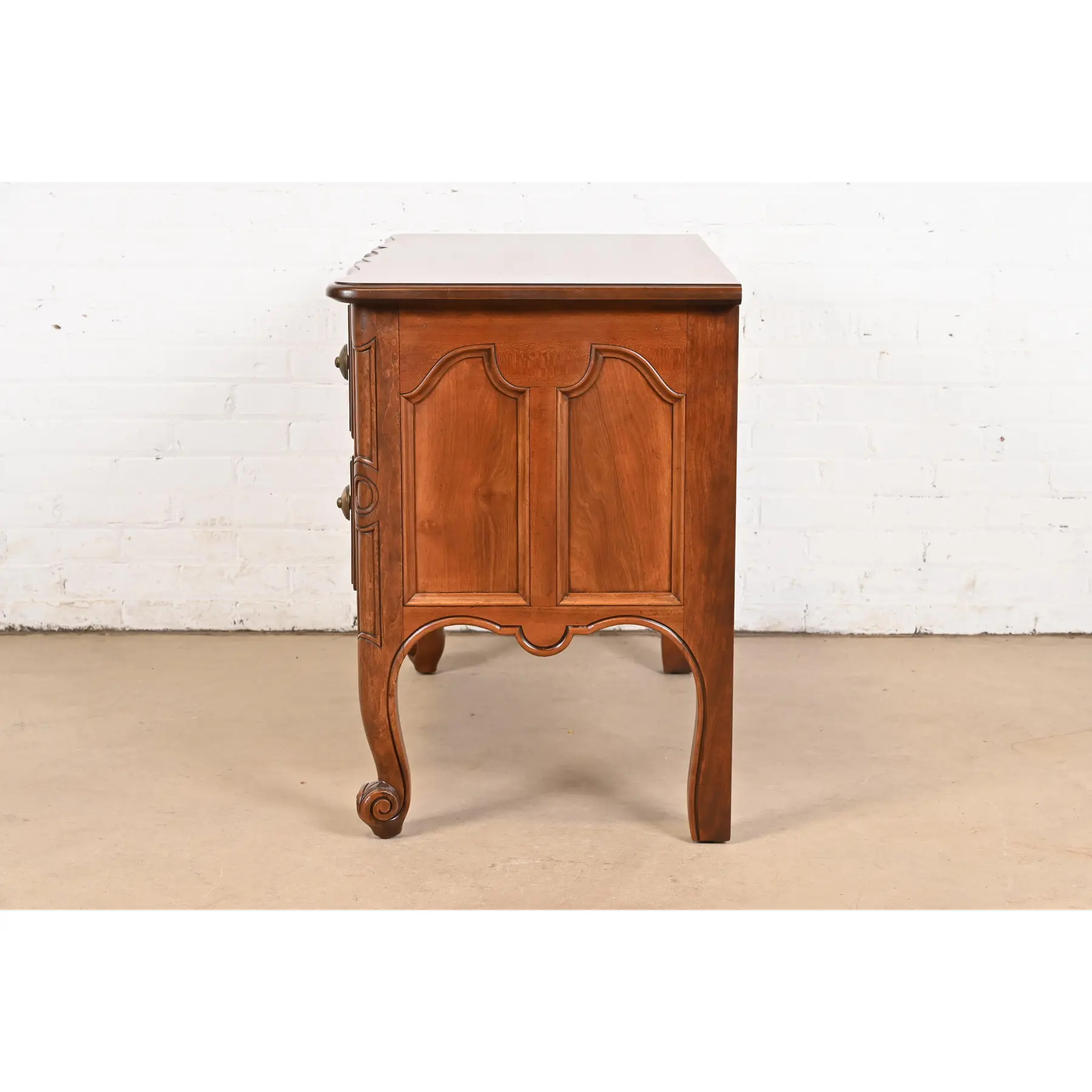 Baker Furniture Italian Provincial Louis XV Carved Walnut Chest of Drawers or Commode, Newly Refinished - Image 10
