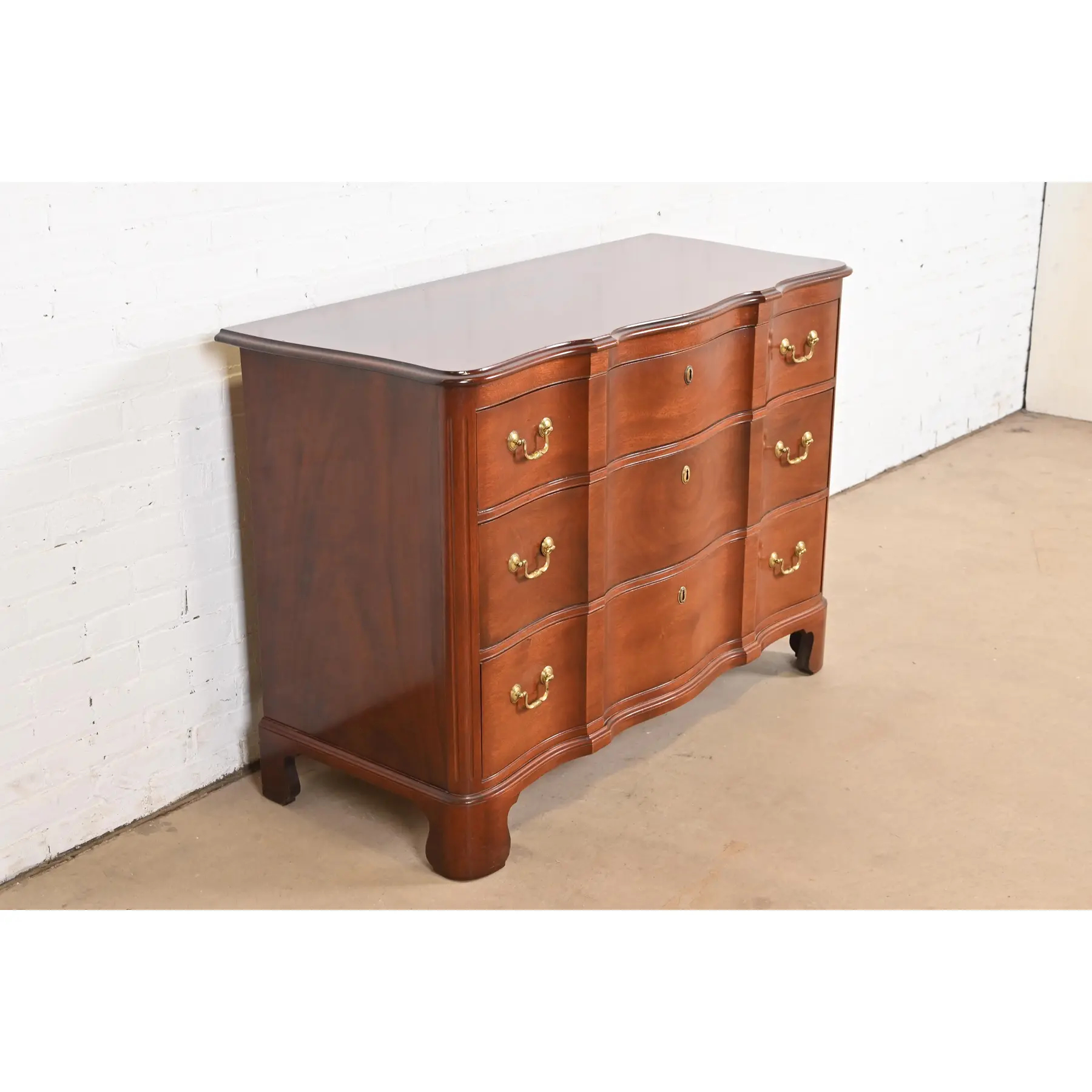Baker Furniture Style Georgian Carved Solid Mahogany Block Front Chest of Drawers - Image 4